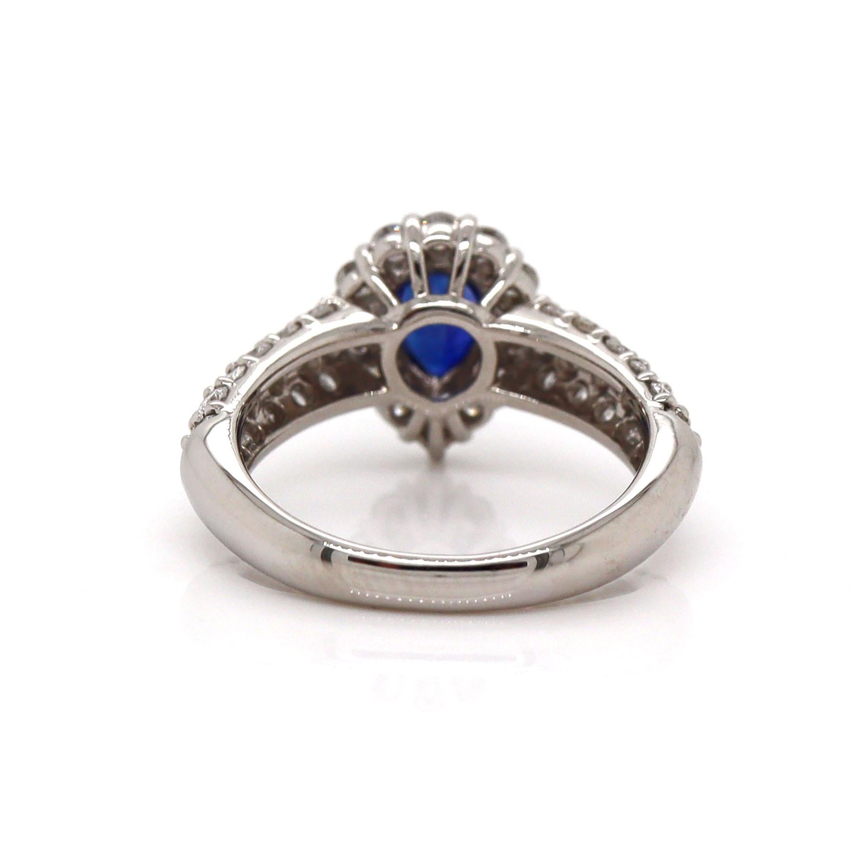 Women's or Men's Platinum Pt900 Sapphire and Diamond Ring For Sale