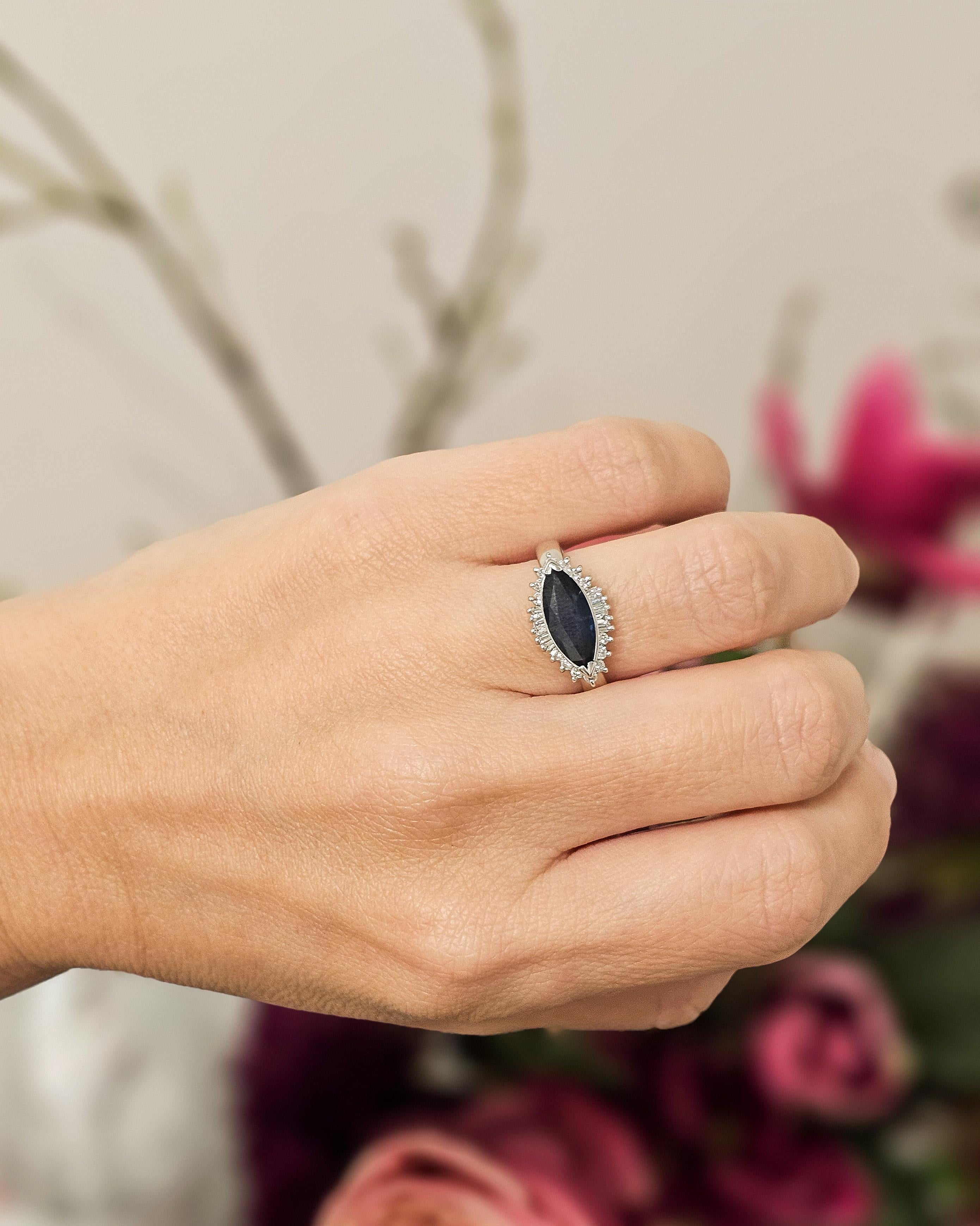 Marquise Cut Platinum Pt900 Sapphire & Diamond Ring For Sale