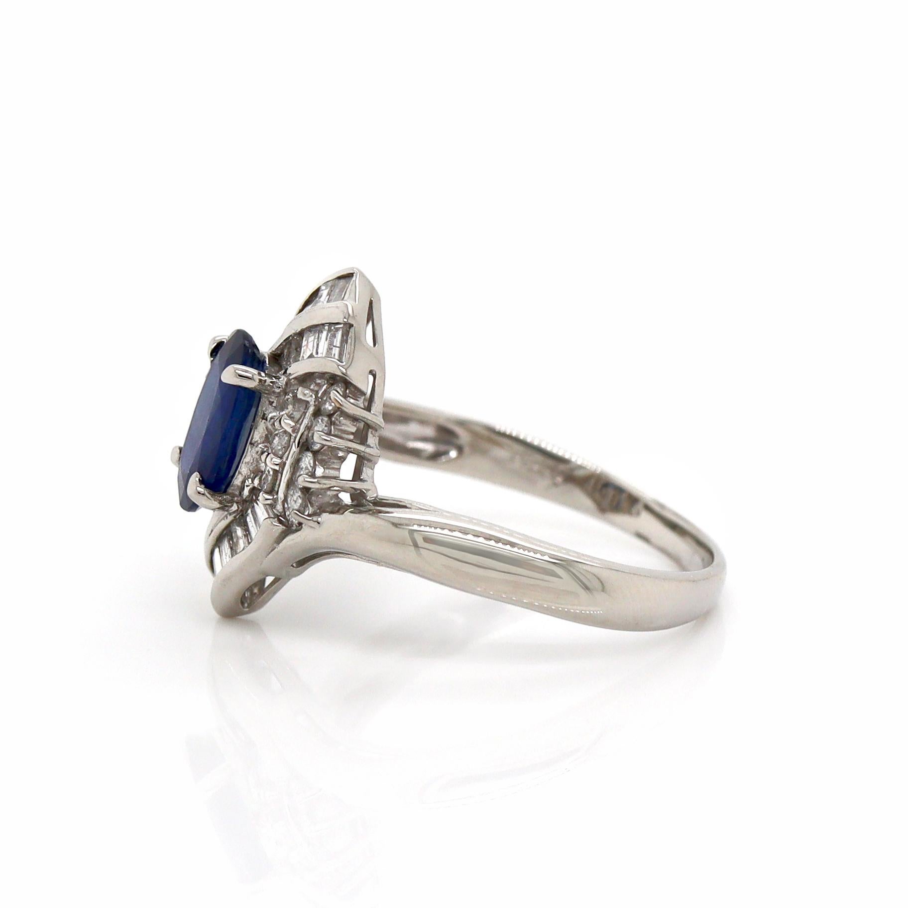Women's Platinum Pt900 Sapphire & Diamond Ring For Sale