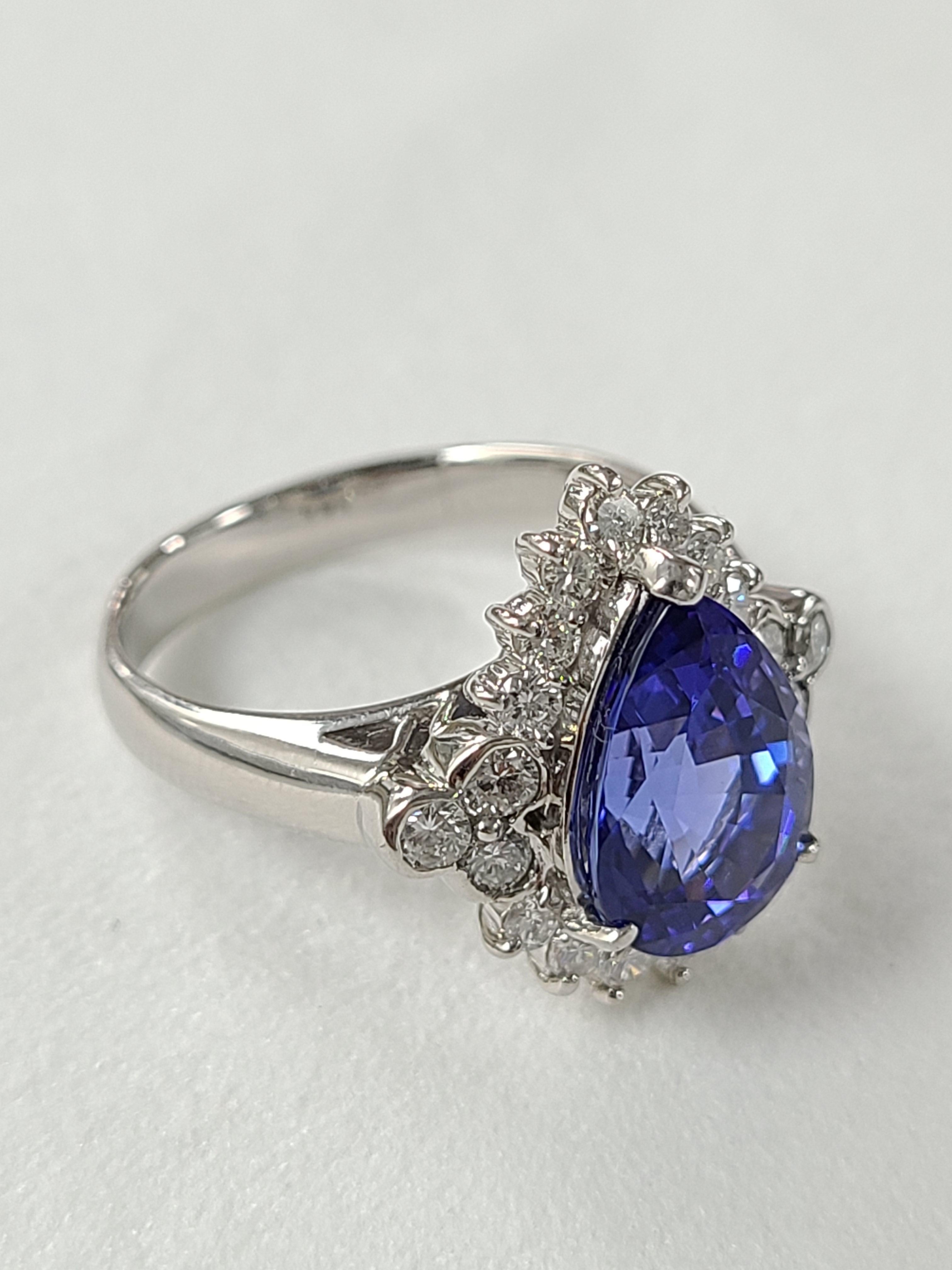 Platinum PT900 Tanzanite and Diamond Ring In New Condition In Hong Kong, HK