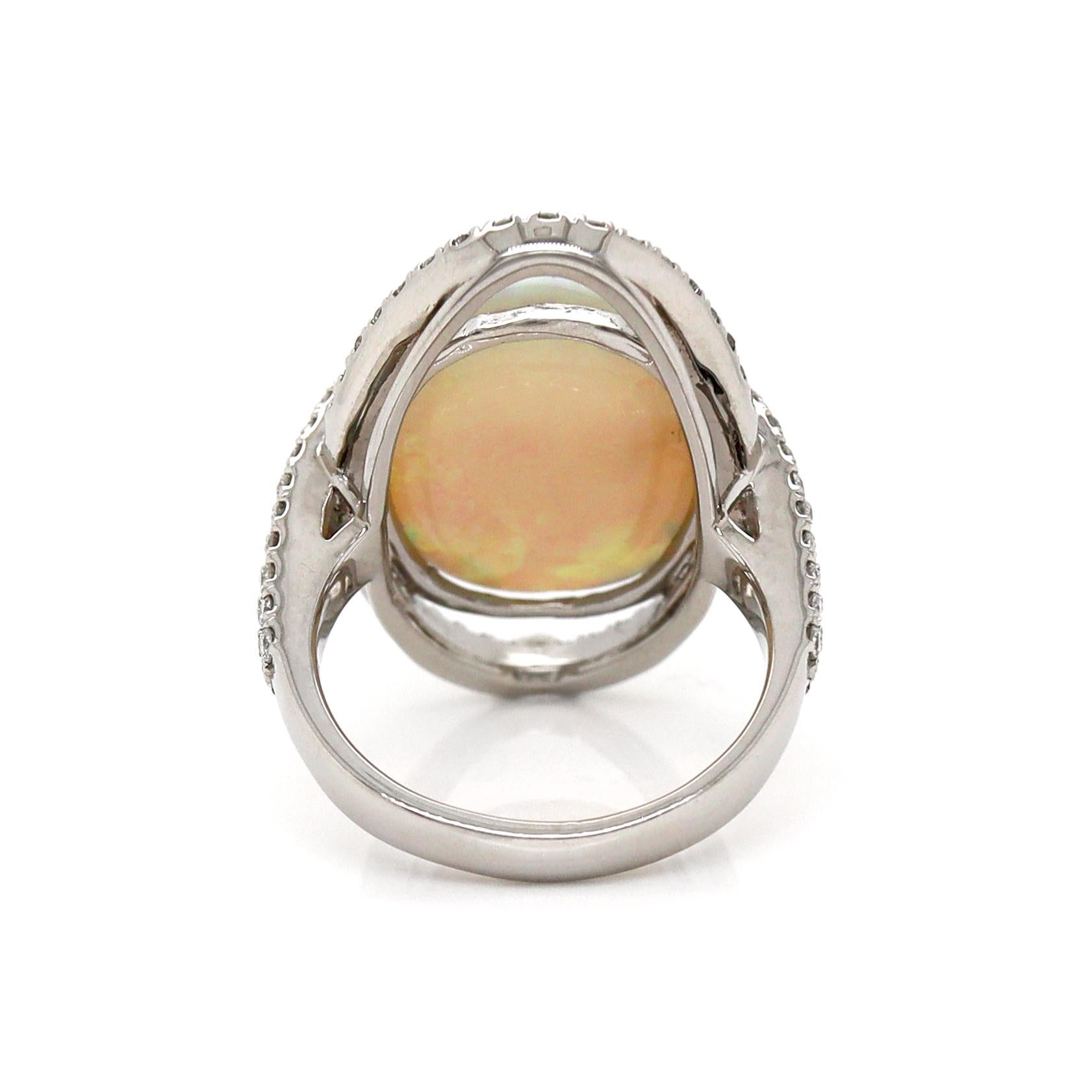 Anello in platino PT950 con opale e diamanti In condizioni Nuovo in vendita a Sydney, NSW