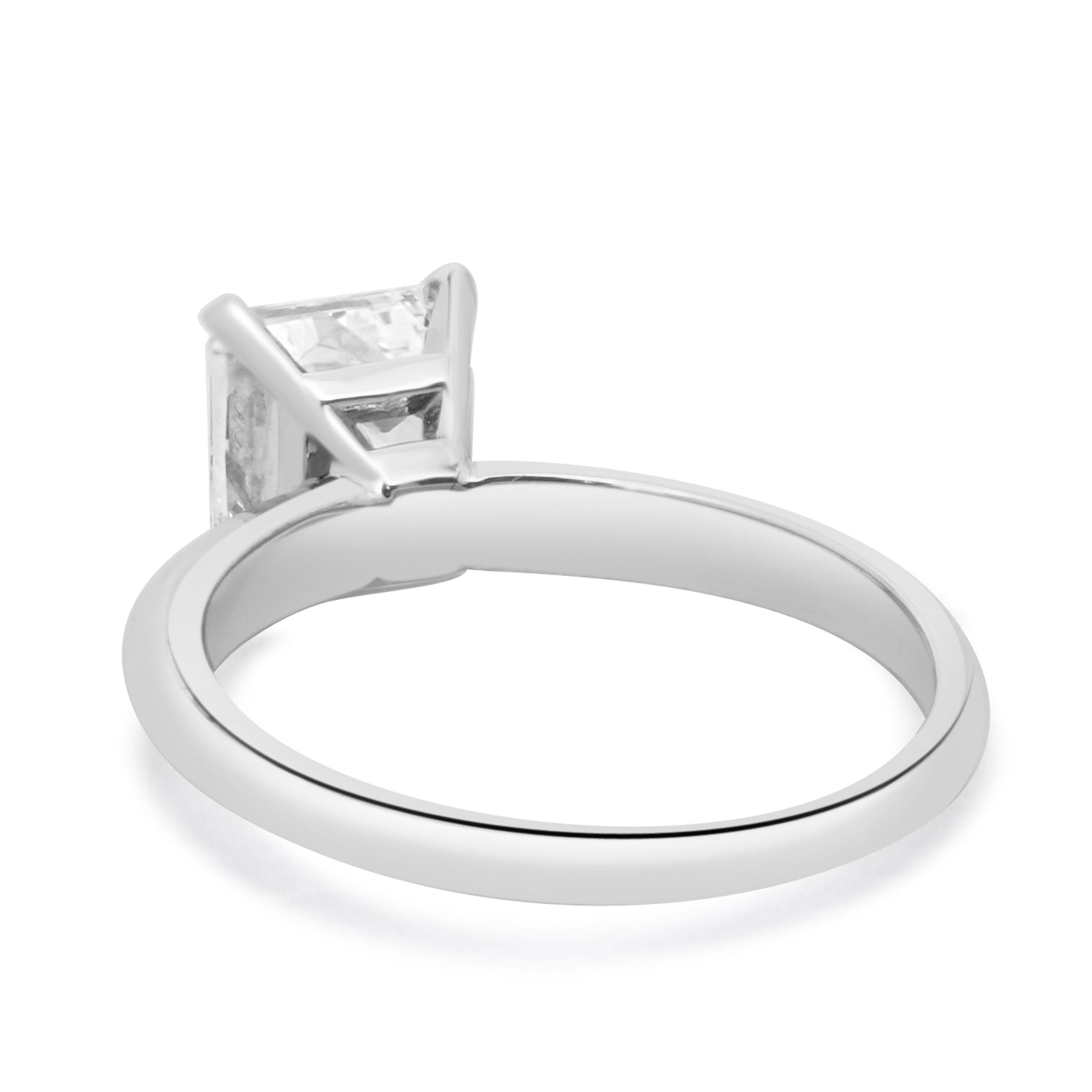 Anello di fidanzamento in platino con diamante a taglio radiante In condizioni ottime in vendita a Scottsdale, AZ