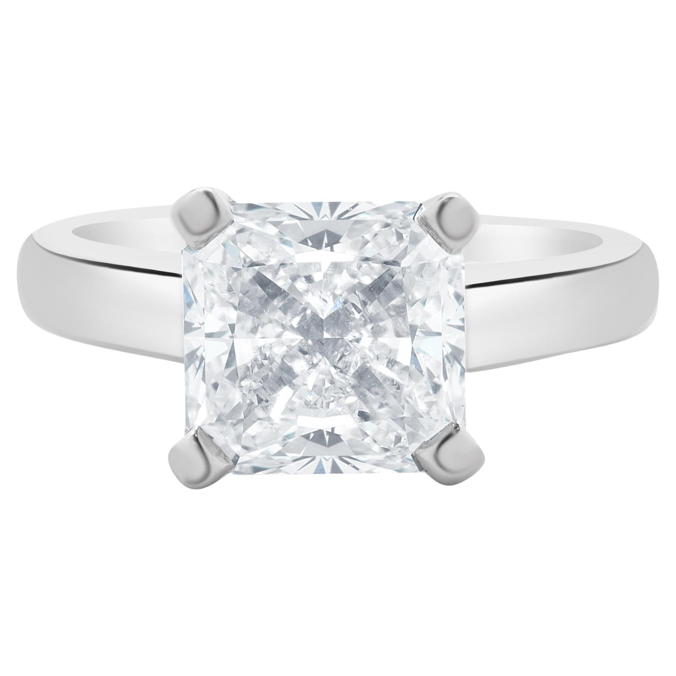Platinum Radiant Cut Diamond Engagement Ring For Sale