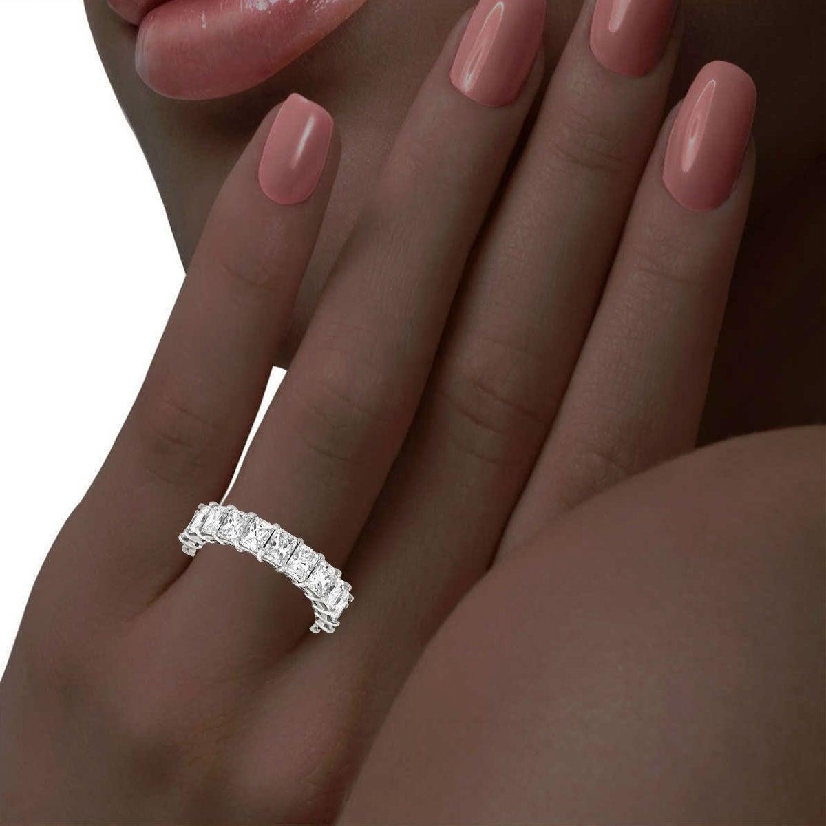 En vente :  Bague d'éternité en platine avec diamants taille radiant de 6 carats 4