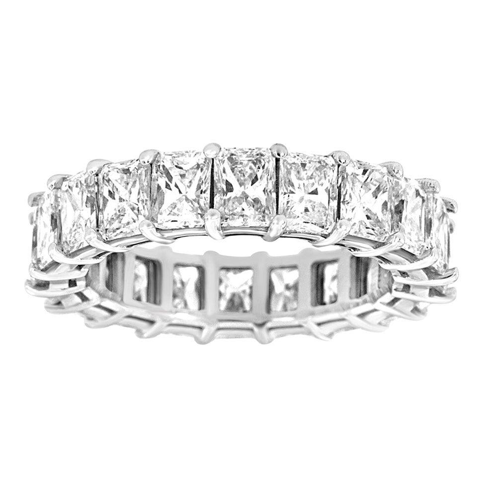 En vente :  Bague d'éternité en platine avec diamants taille radiant de 6 carats