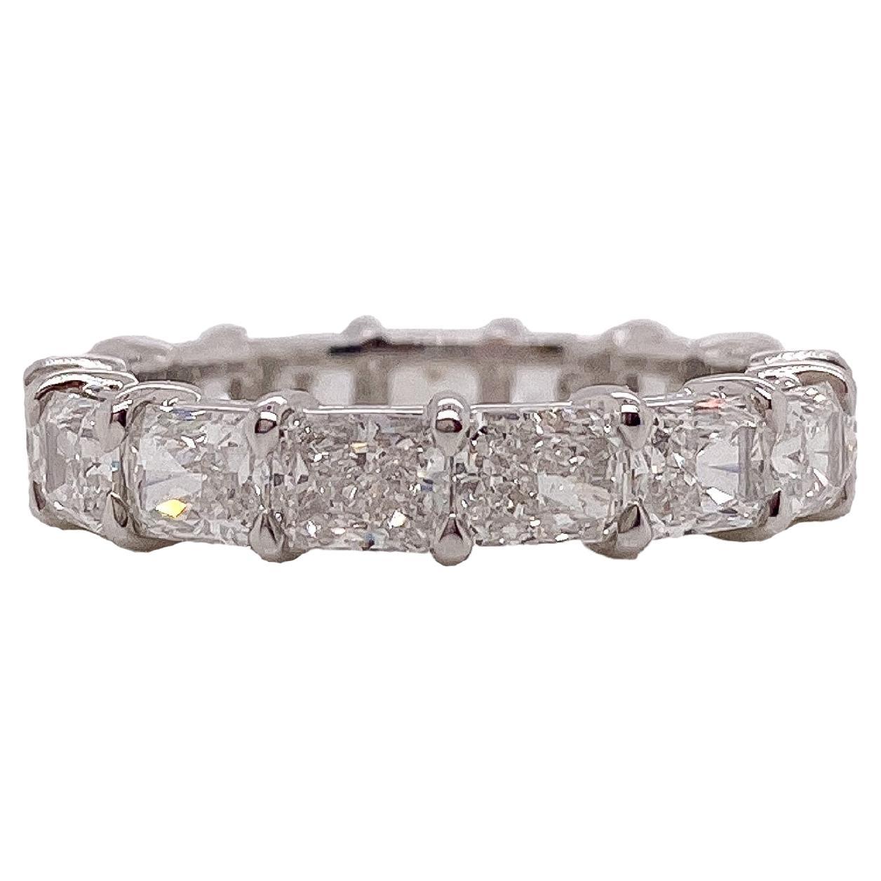 Platin strahlender horizontaler Diamant-Eternity-Ring  im Angebot