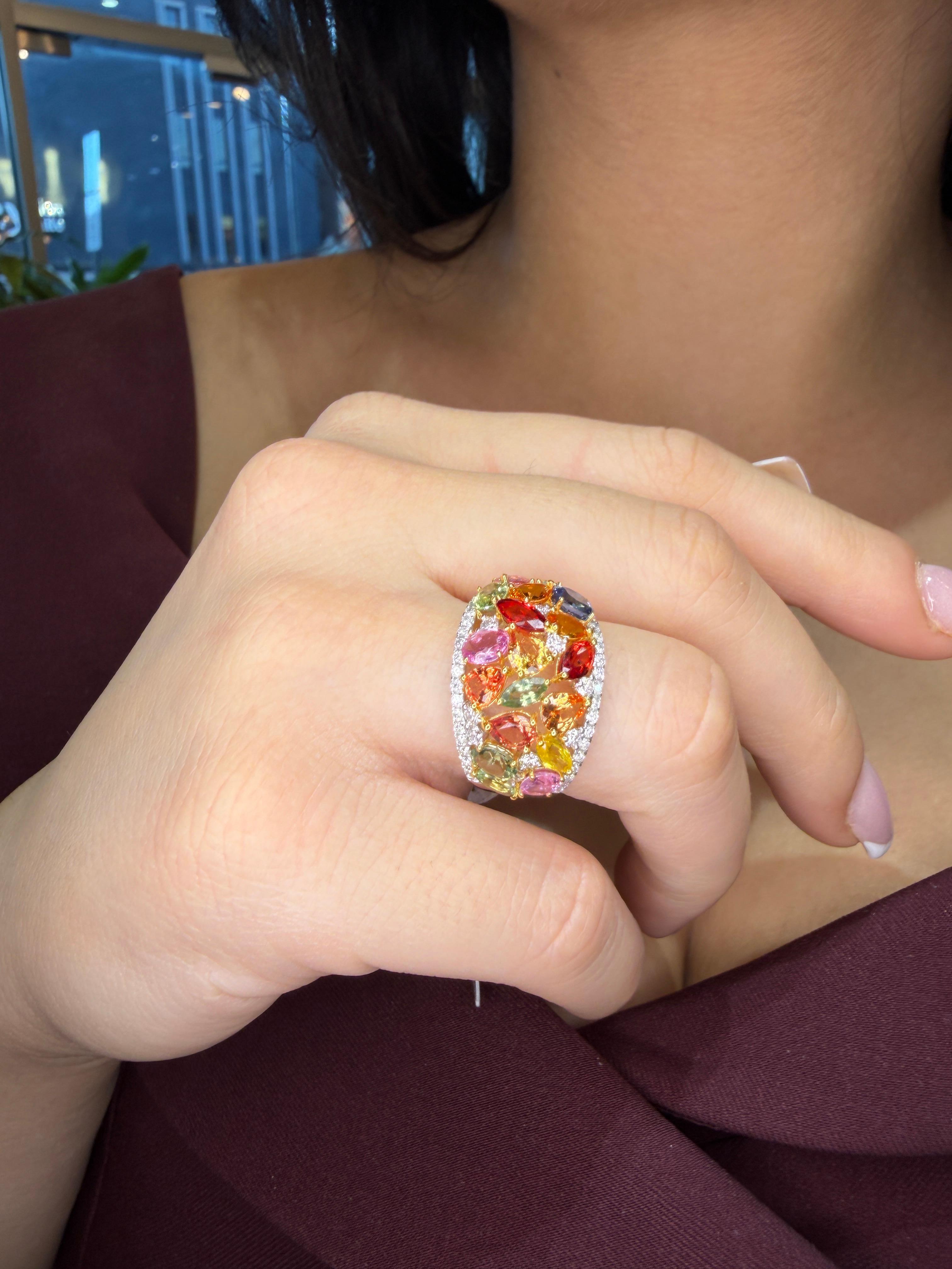 Anello in platino con zaffiri e diamanti Rainbow Diamonds - 6,23 carati di zaffiri multicolore in vendita 8