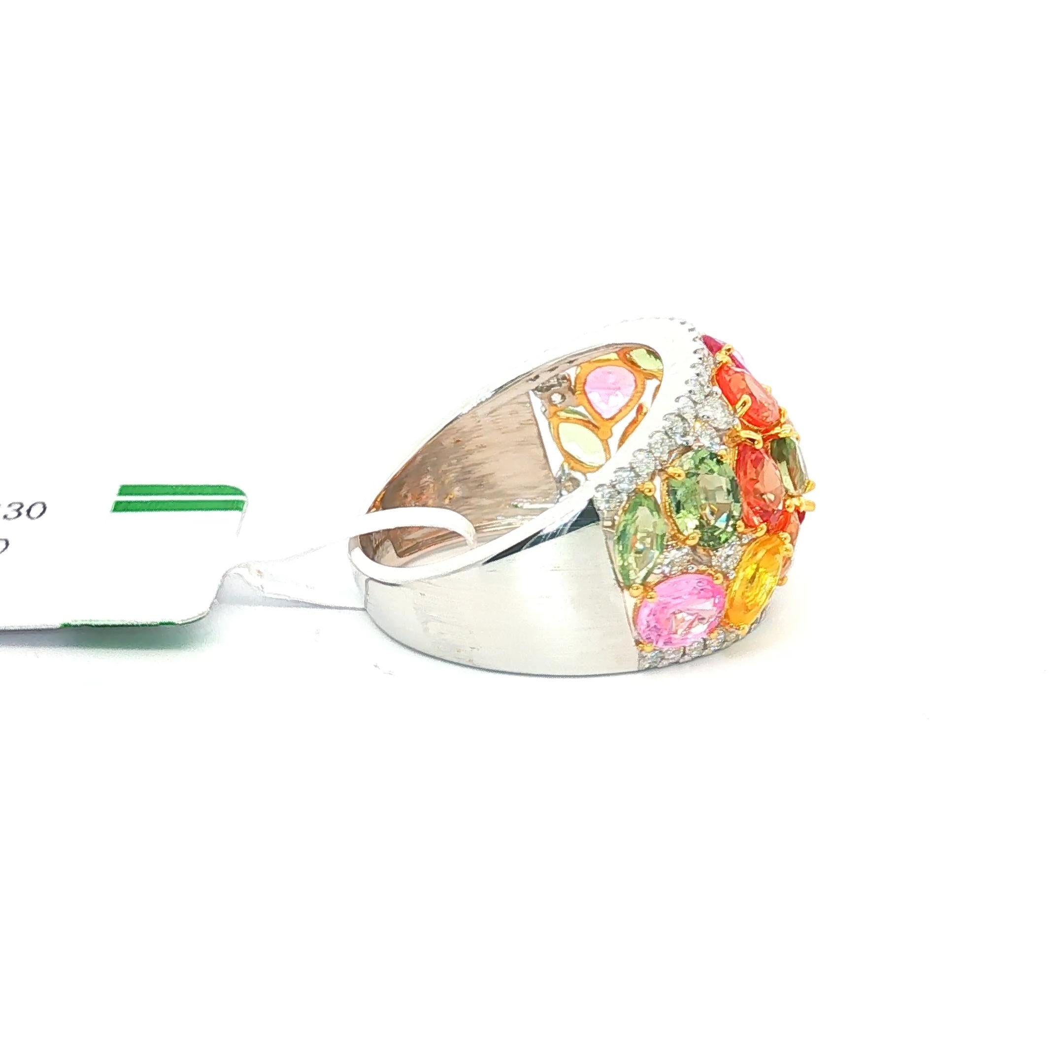 Donna Anello in platino con zaffiri e diamanti Rainbow Diamonds - 6,23 carati di zaffiri multicolore in vendita