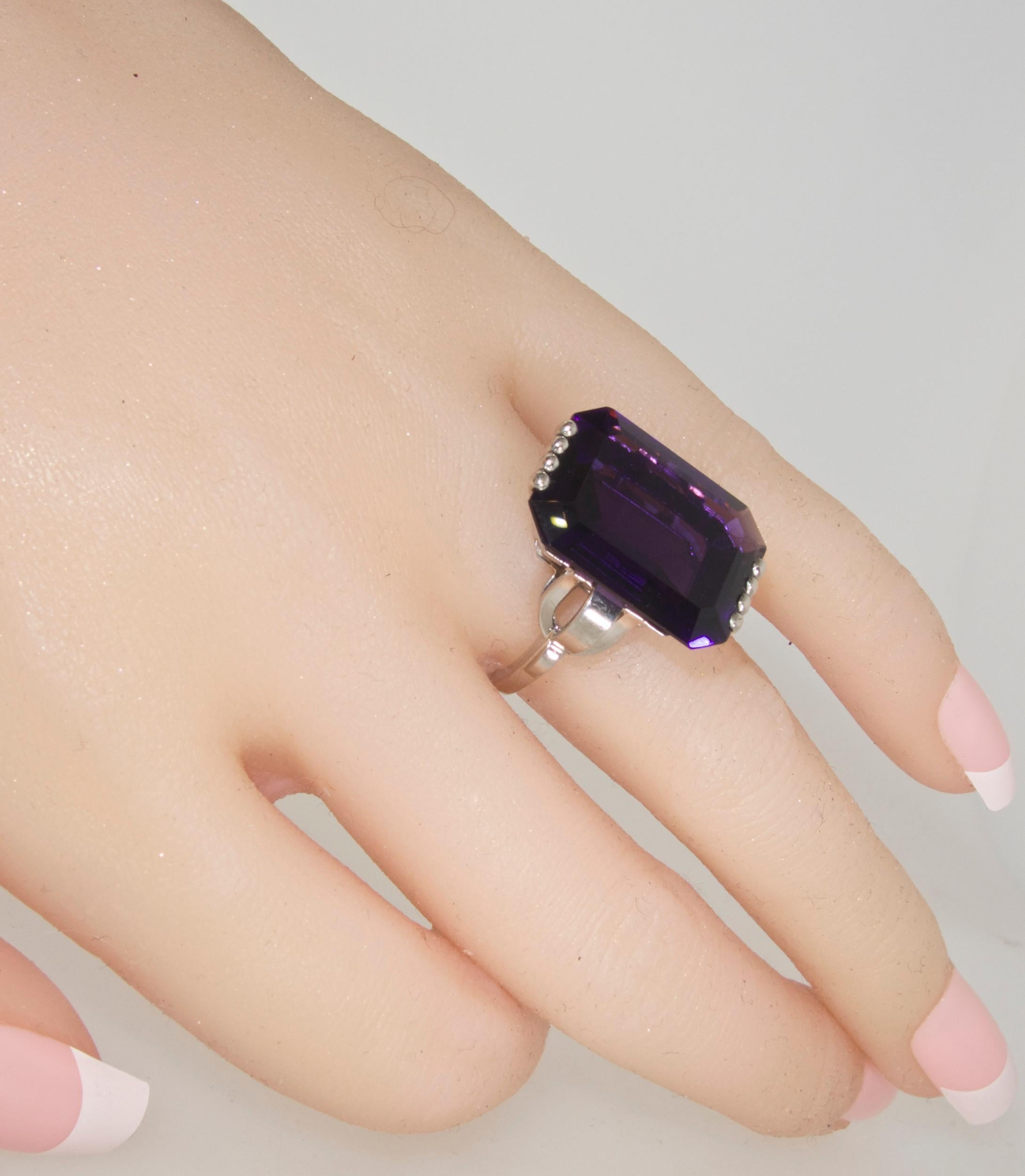 Platinum Retro Style Siberian Amethyst Ring, circa 1950 In Excellent Condition In Aspen, CO