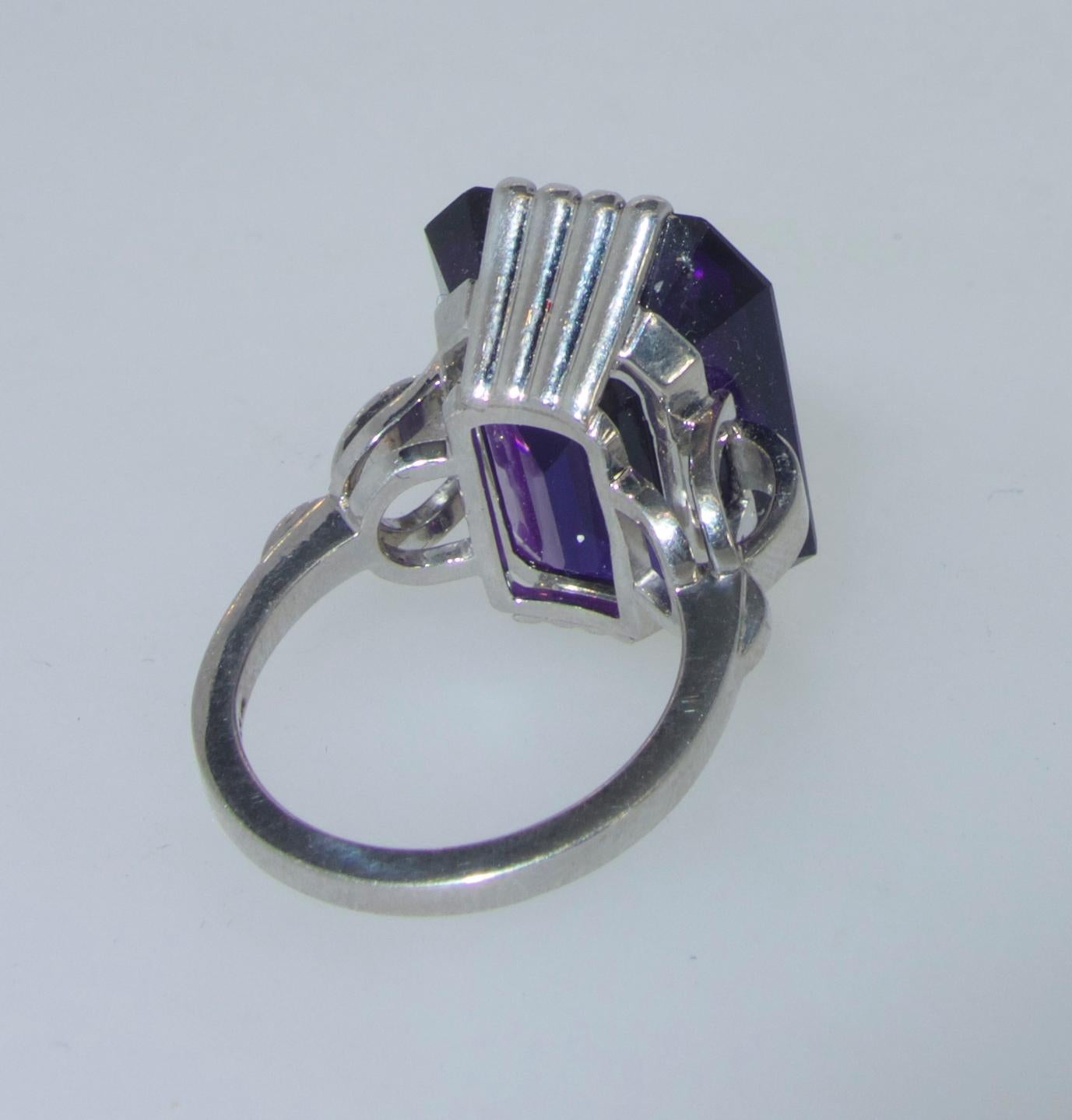 Platinum Retro Style Siberian Amethyst Ring, circa 1950 4