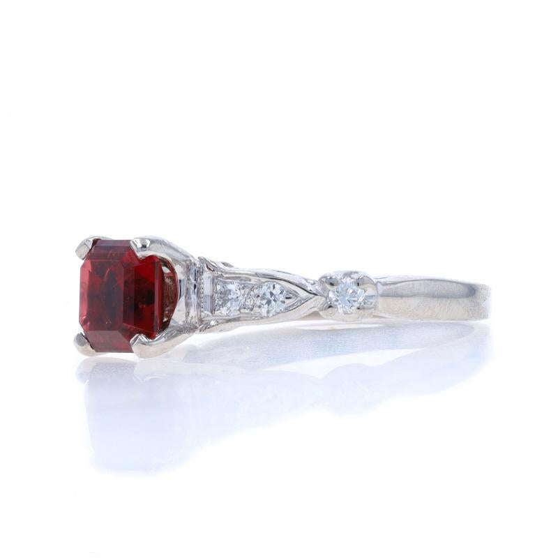 Platin Rhodolith Granat & Diamant Vintage Ring - Quadratischer 1,73 ctw Verlobungsring im Zustand „Hervorragend“ in Greensboro, NC