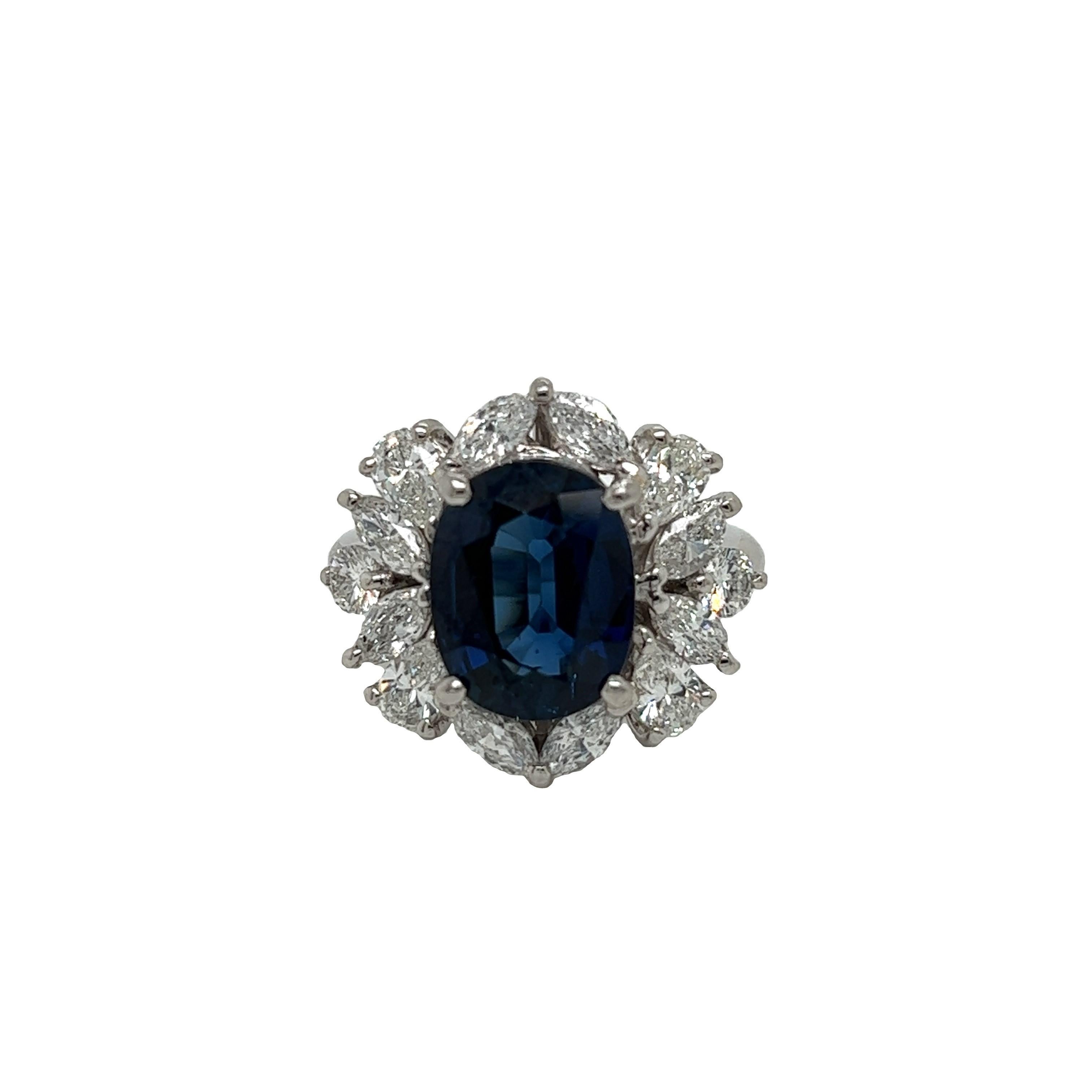 In a vintage platinum setting, a stunning Oval Sapphire is surrounded by sparkling diamonds. This was framed with a superb pure Oval Sapphire. The ring is a real showpiece.
*****
Details:
►Metal: Platinum
►Natural Gemstone: Natural