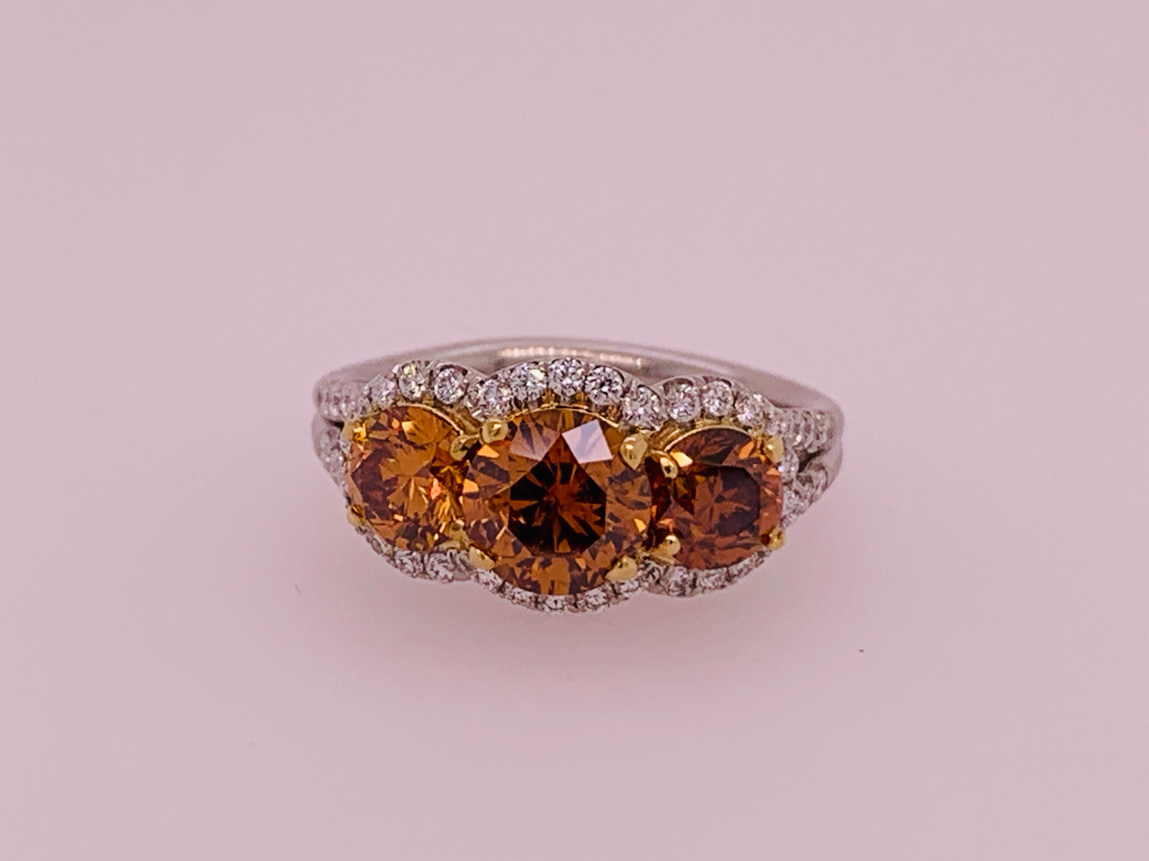 GIA Certified 2.50 Carat Brilliant Natural Deep Orange Platinum Engagement Ring In Good Condition For Sale In Los Angeles, CA