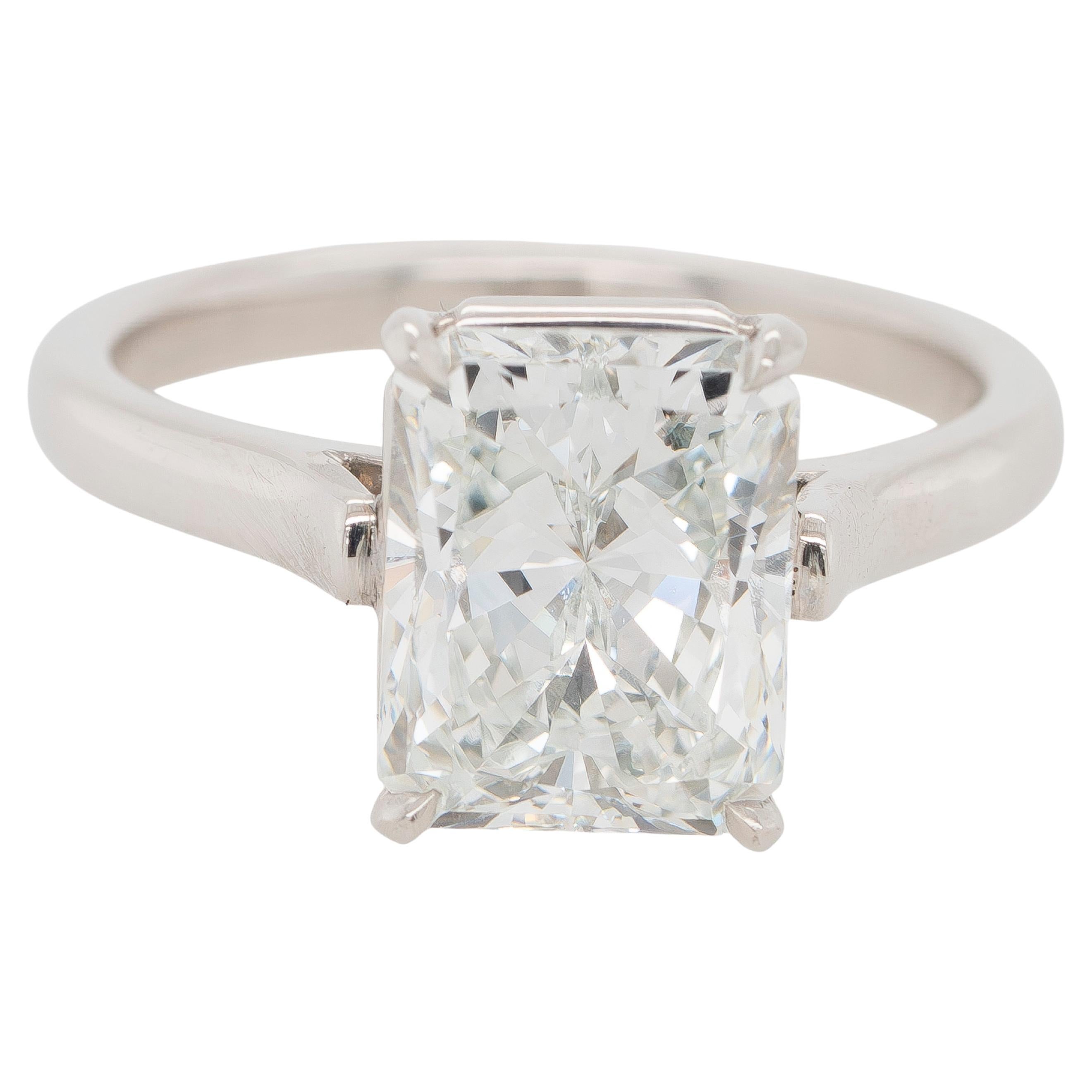 Platinum Ring 3.20ct GIA-Certified Radiant Brilliant-Cut Diamond