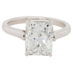 Anello in platino con diamante radiante taglio Brilliante certificato GIA da 3,20 ct.