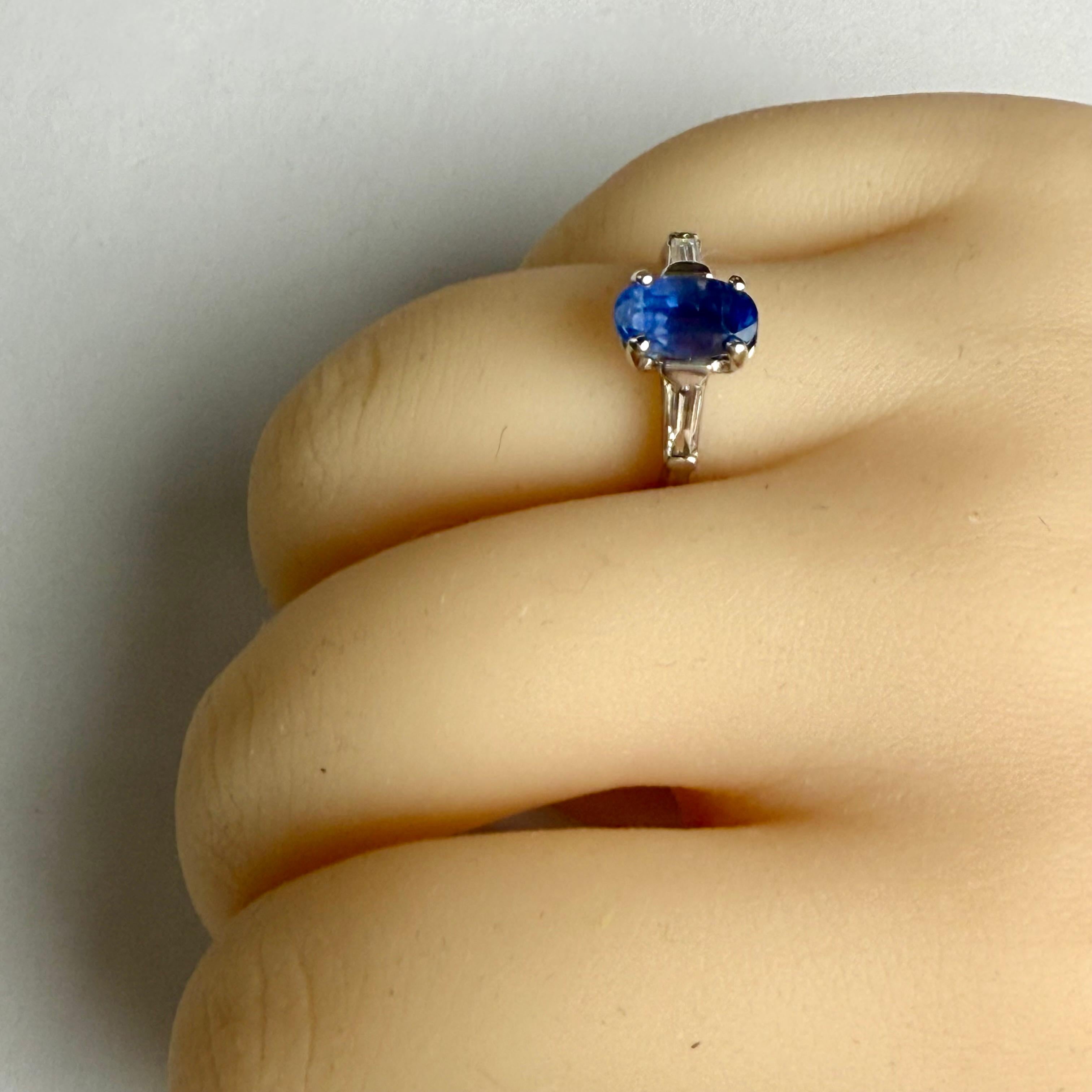 Women's or Men's Platinum Ring GIA-Certified No-Heat Ceylon Sapphire and Tapered Baguette Diamond For Sale