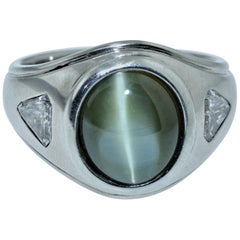 Vintage Platinum Ring set w/ A Graded 10 Carat Natural Cats Eye Chrysoberyl & Diamonds