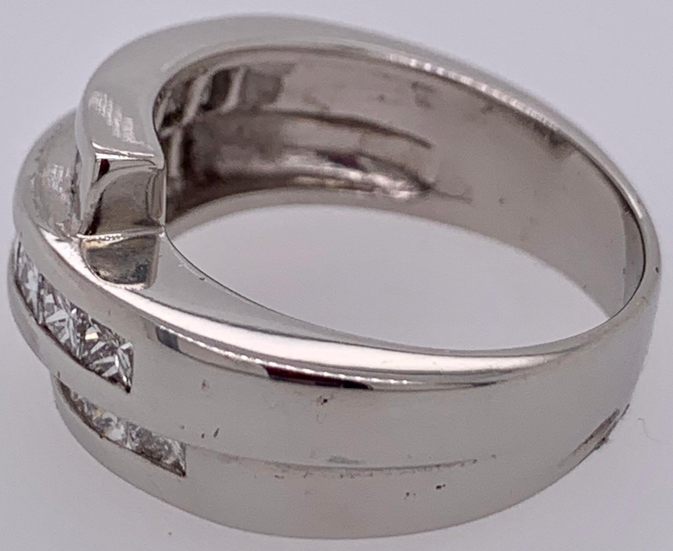 Platinum Ring Wedding Band with Three-Tier Diamond Design 2.00 TDW In Good Condition For Sale In Stamford, CT