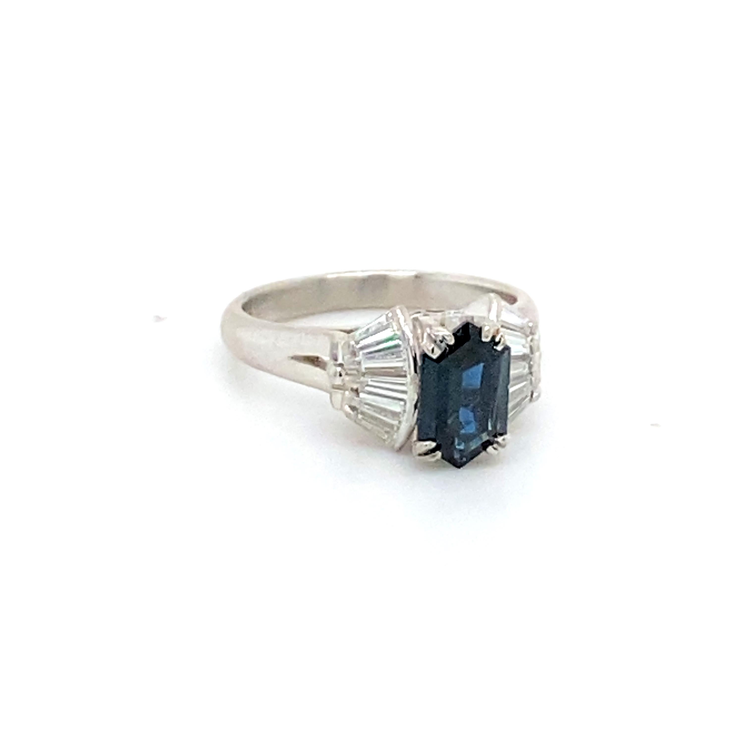 Mixed Cut Platinum Ring with 1.40 Carat Montana Sapphire For Sale