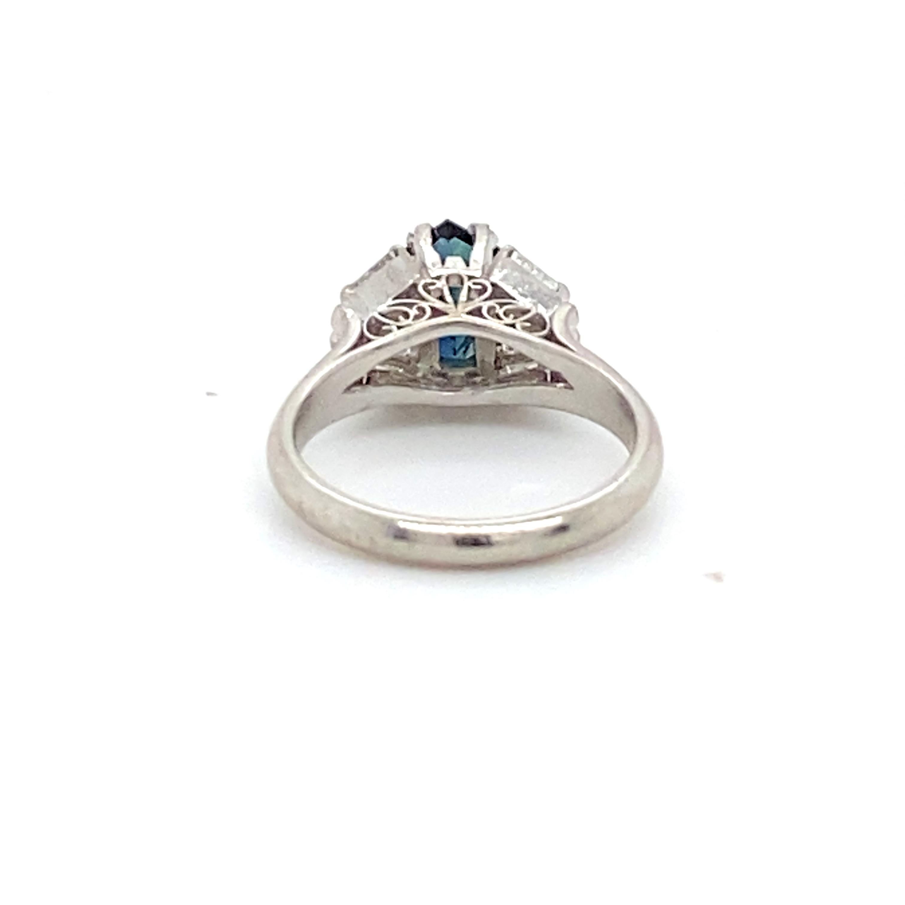 Women's Platinum Ring with 1.40 Carat Montana Sapphire For Sale
