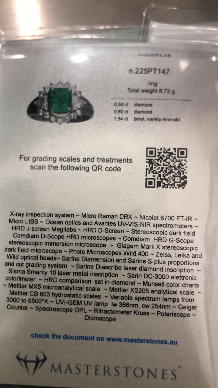 Platinum Ring with 1.54 ct Natural Emerald, Pear-Cut and Brilliant Diamonds in vendita 2