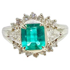 Anillo de platino con esmeralda natural de 1,54 ct, talla pera y diamantes brillantes