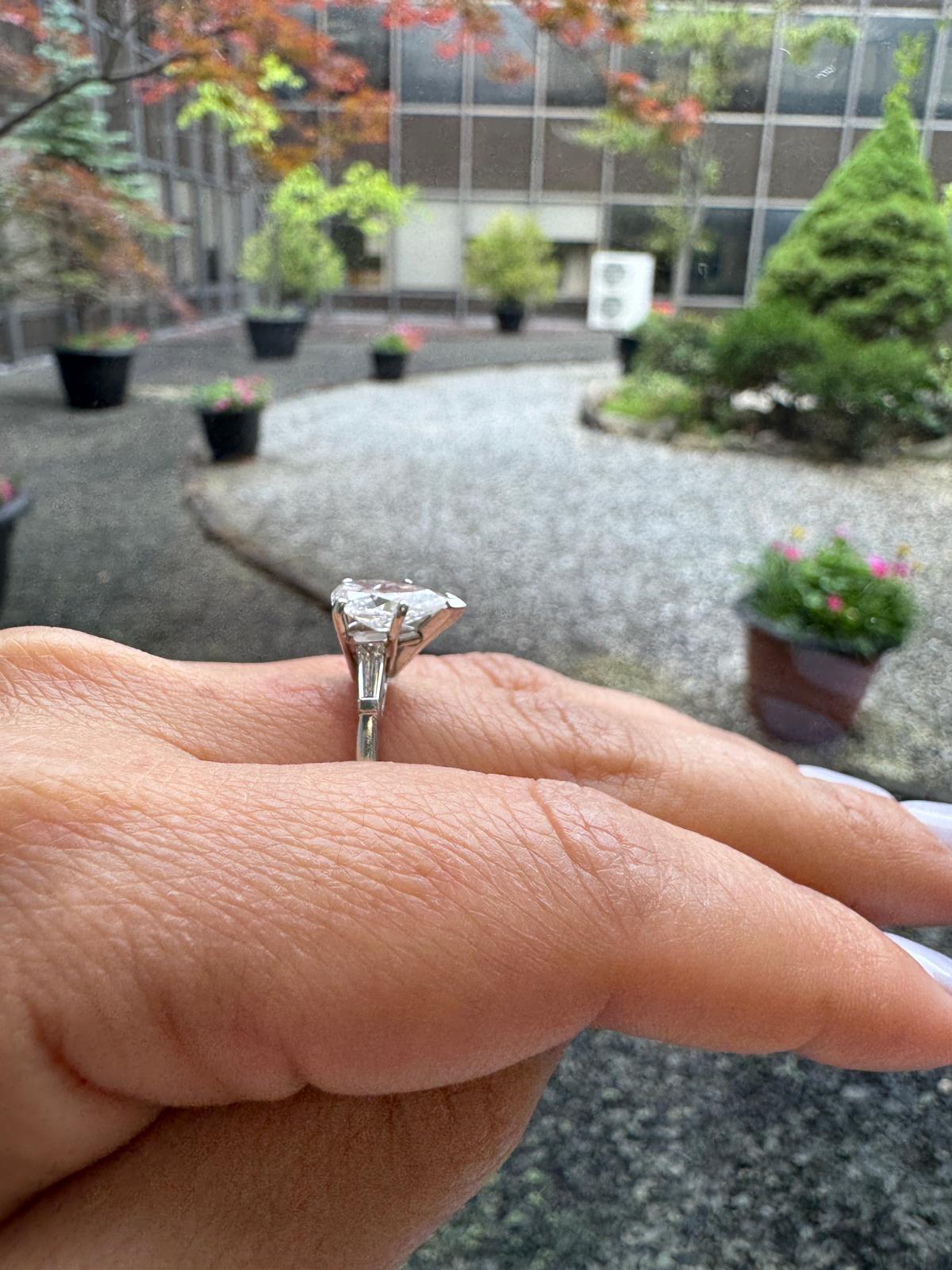 Platinum Ring with 1.60 Carat Pear-Shaped Diamond and Baguette Accents For Sale 2