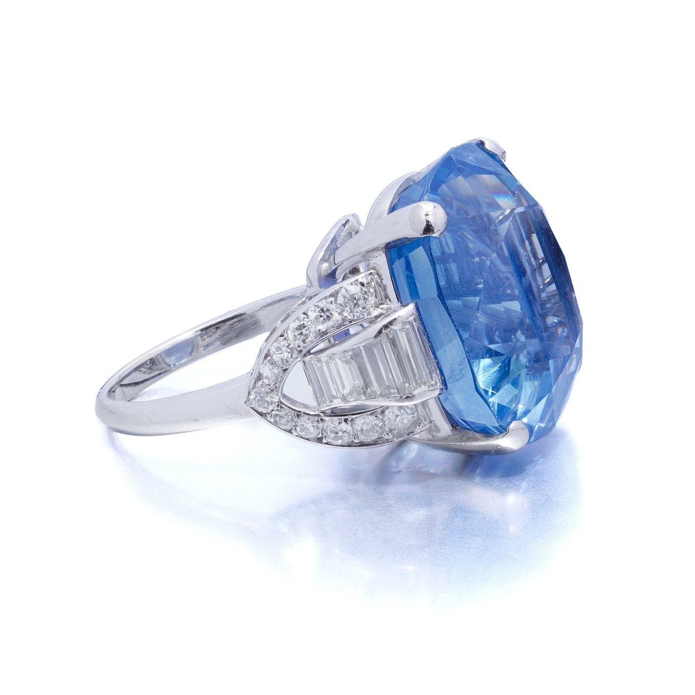 En vente :  Bague en platine avec 31.74 carats Saphir et diamants de Ceylan, sans chaleur 4