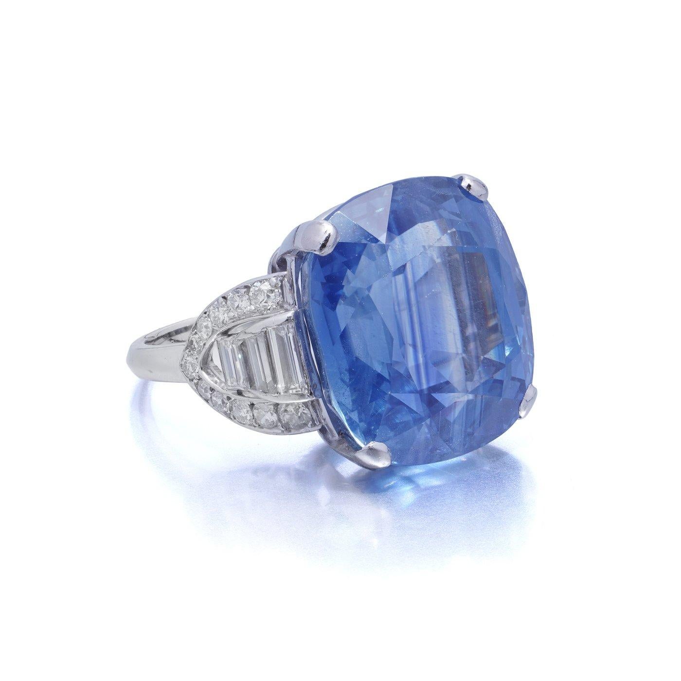 En vente :  Bague en platine avec 31.74 carats Saphir et diamants de Ceylan, sans chaleur 7