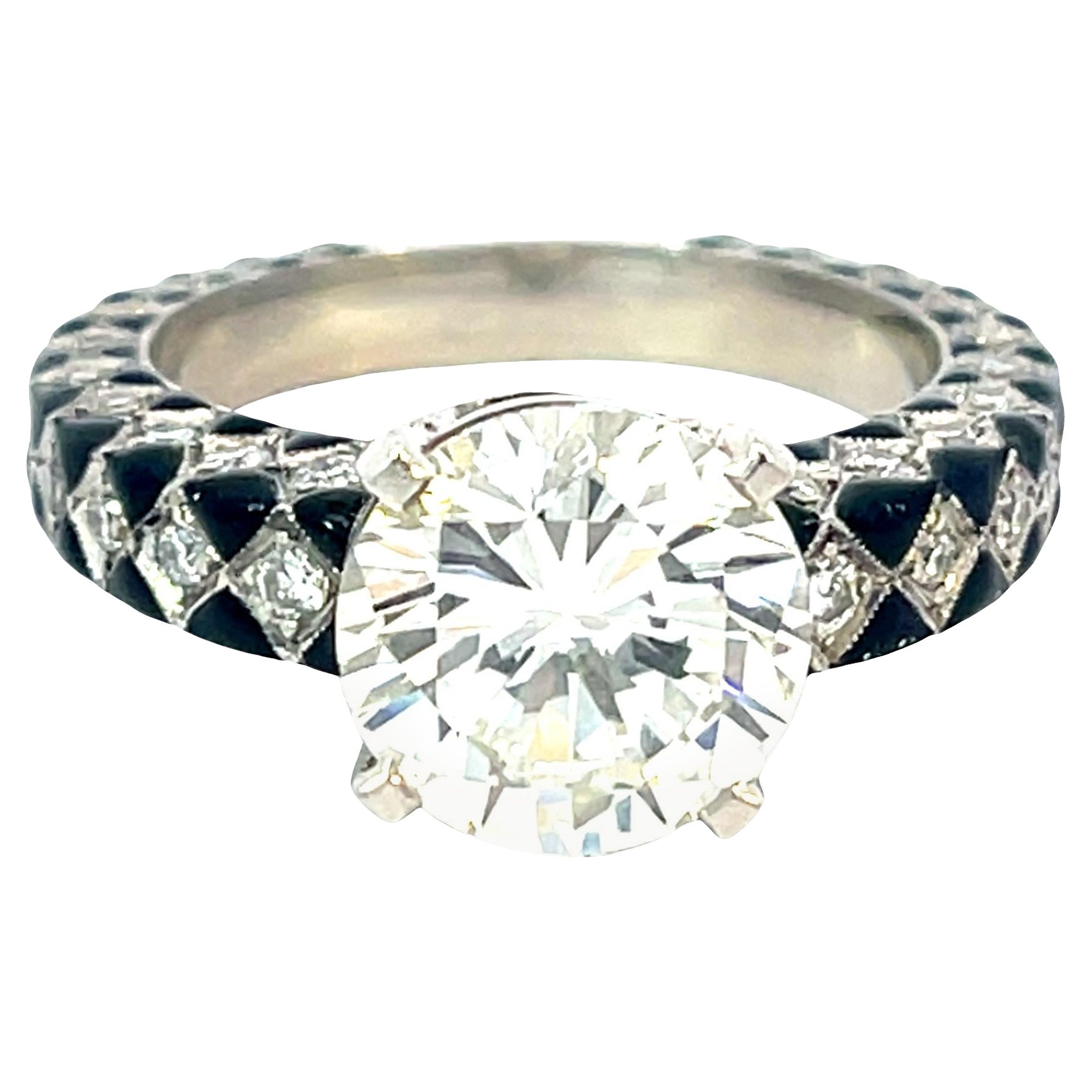 Anillo de platino con diamante talla brillante de 3,38 ct, acentos de diamante de 0,72 ct y blanco en venta