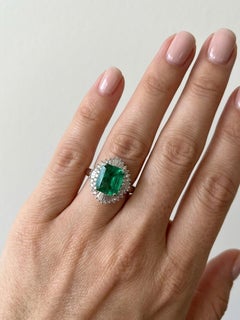 Platinum Ring with 4.84 Carat Minor Oil Colombian Emerald
