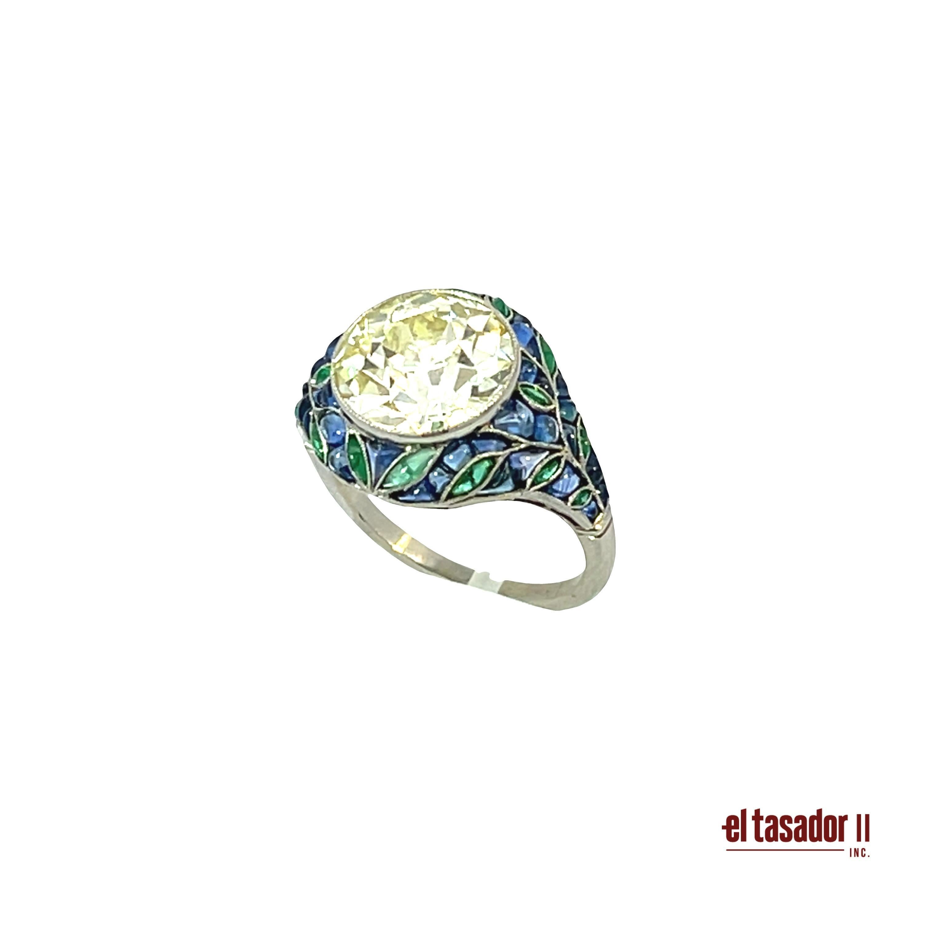 Platinring mit 5,05 ct Diamant, Smaragden und Saphiren. (Art déco) im Angebot