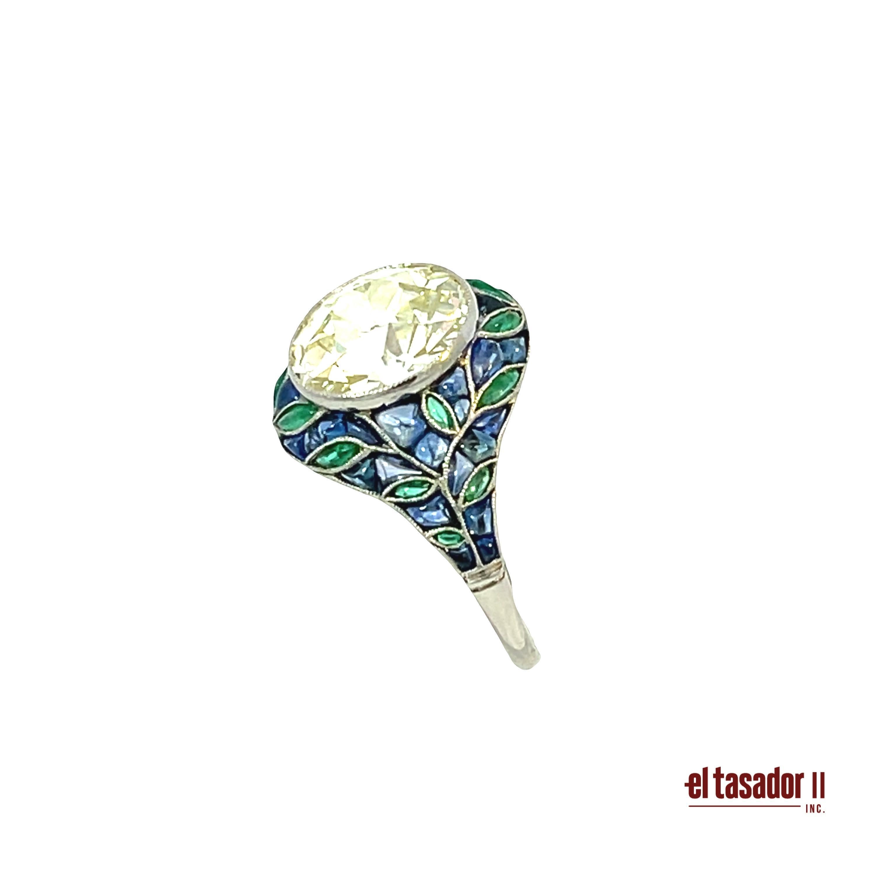 Platinring mit 5,05 ct Diamant, Smaragden und Saphiren. Damen im Angebot