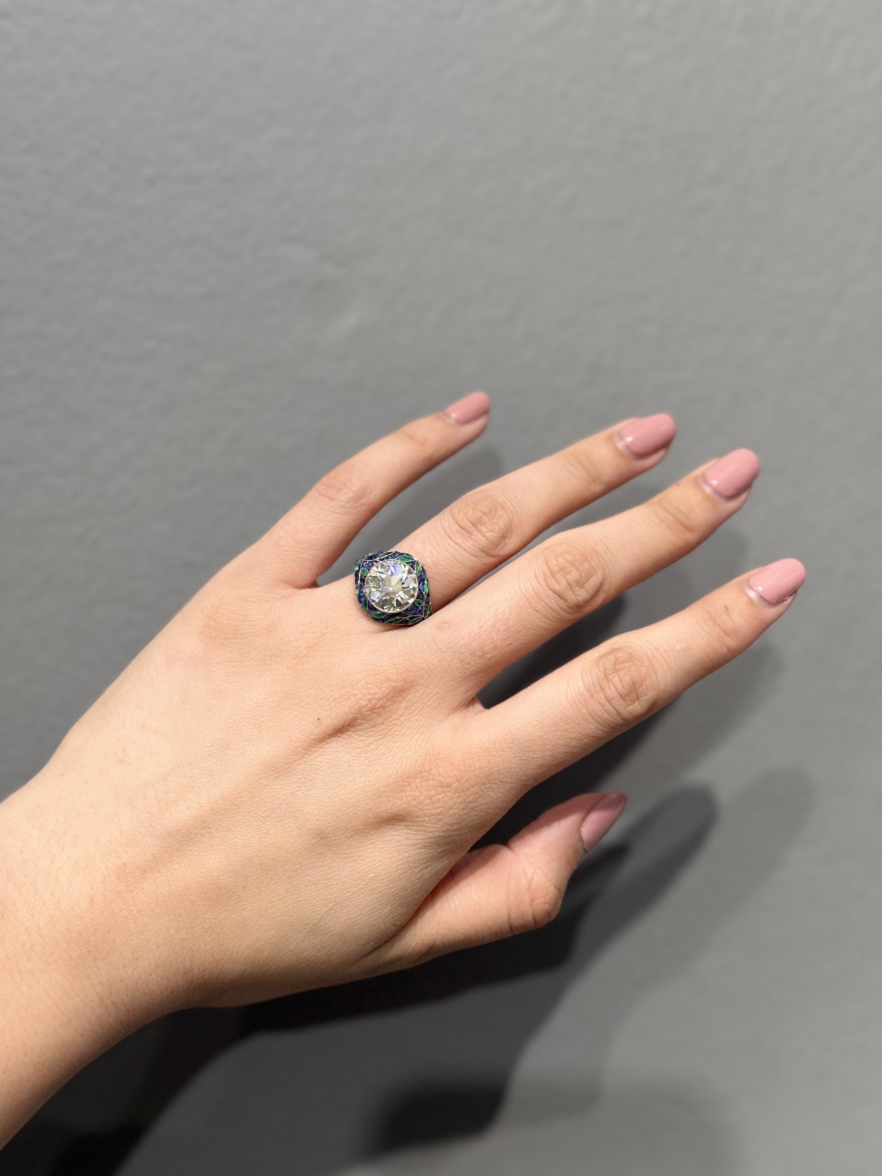 Platinring mit 5,05 ct Diamant, Smaragden und Saphiren. im Angebot 1