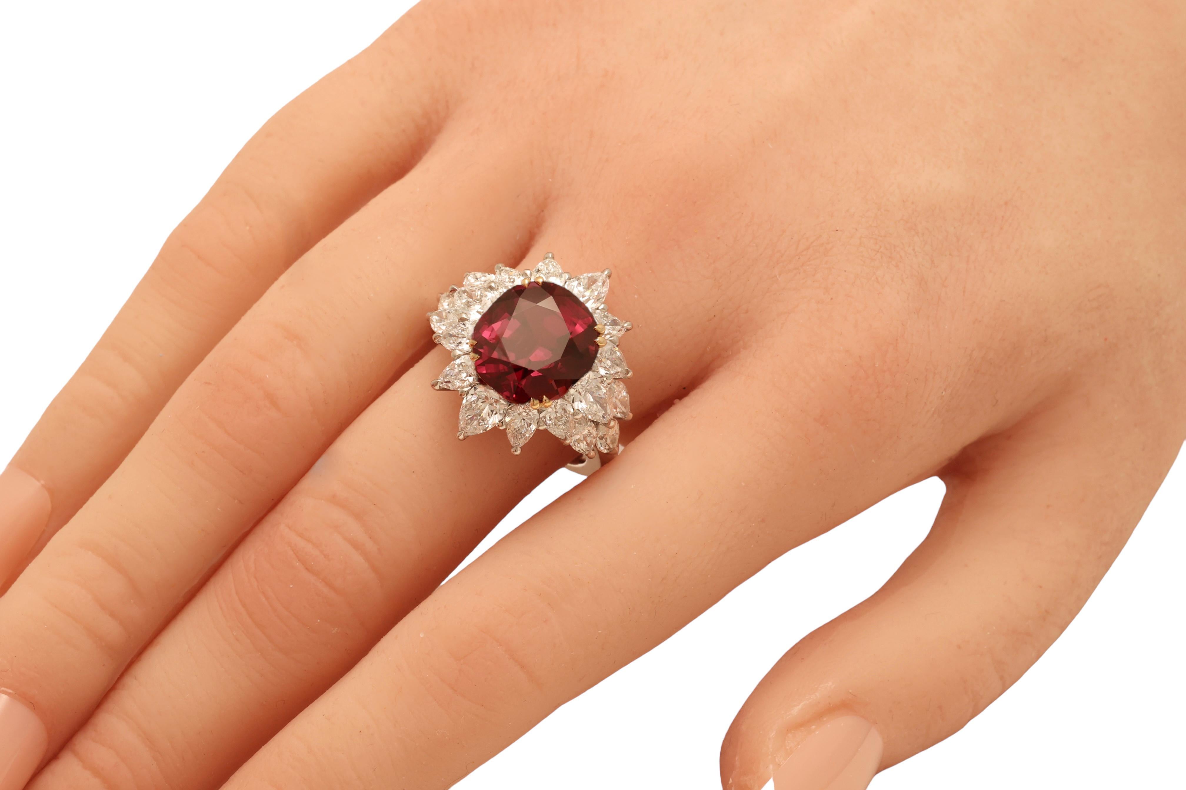 Anello di platino  Con 6,85 ct. Rubino NH e 4,12 ct. Diamanti in vendita 4