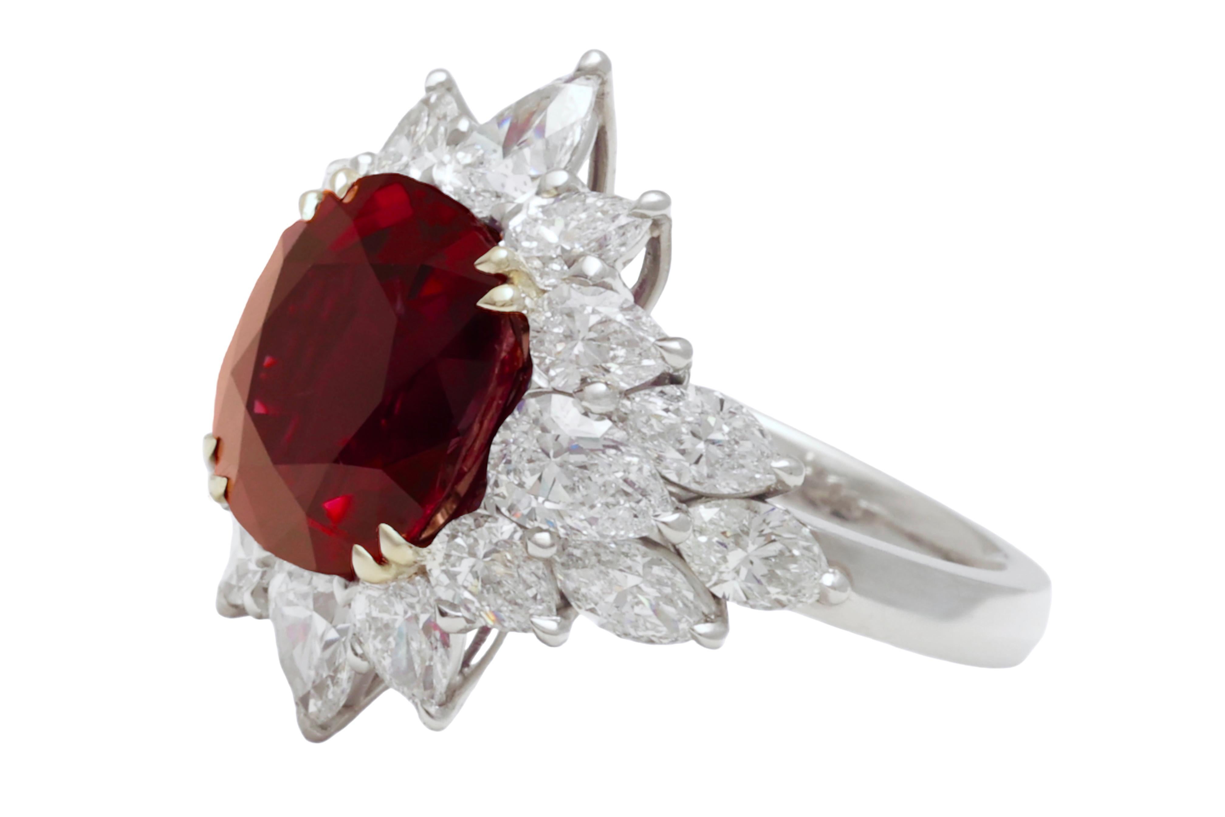 Anello di platino  Con 6,85 ct. Rubino NH e 4,12 ct. Diamanti In condizioni Nuovo in vendita a Antwerp, BE