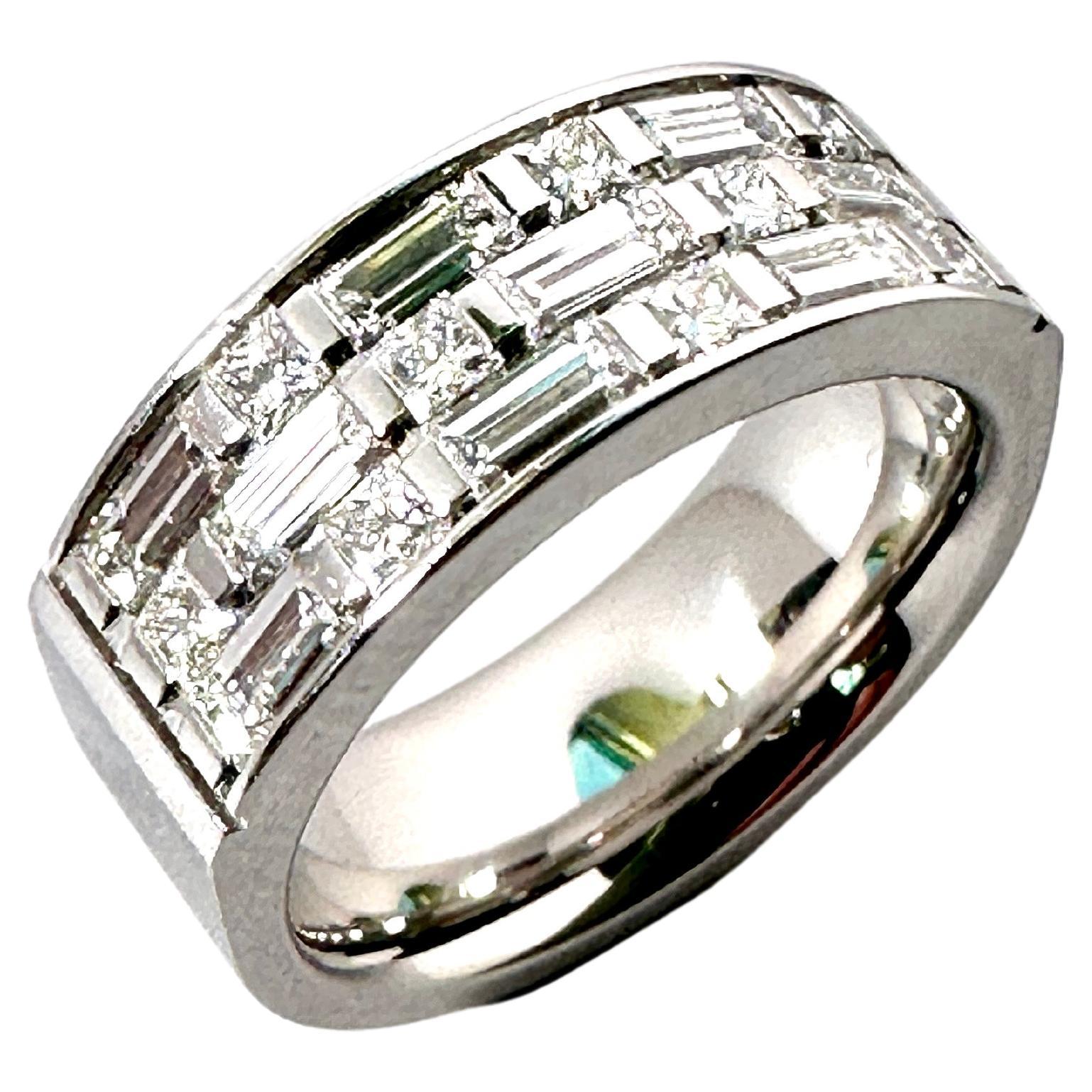Platinum Ring with 9 Princess and 9 Baguette cut diamonds F-vvs 1.450 ct total For Sale