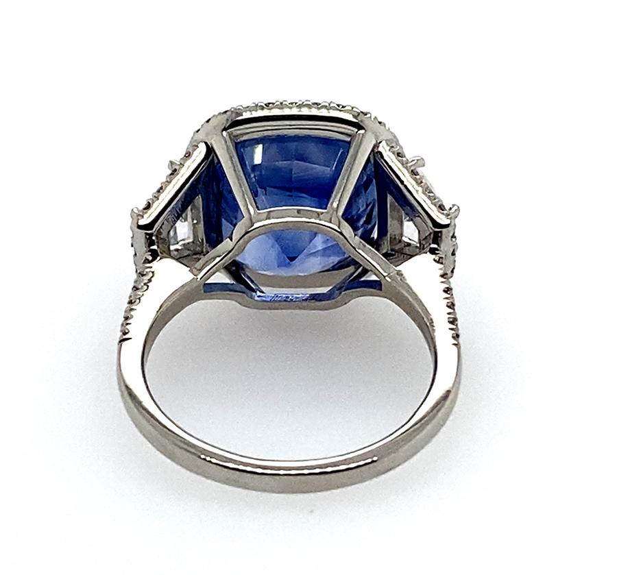 Platinum Ring with 9.56 Carat, Royal Blue Ceylon Sapphire In New Condition For Sale In Sarasota, FL