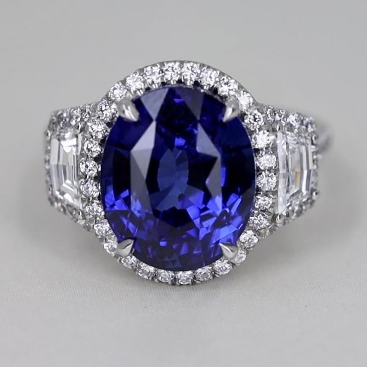 Platinum Ring with 9.56 Carat, Royal Blue Ceylon Sapphire For Sale 1
