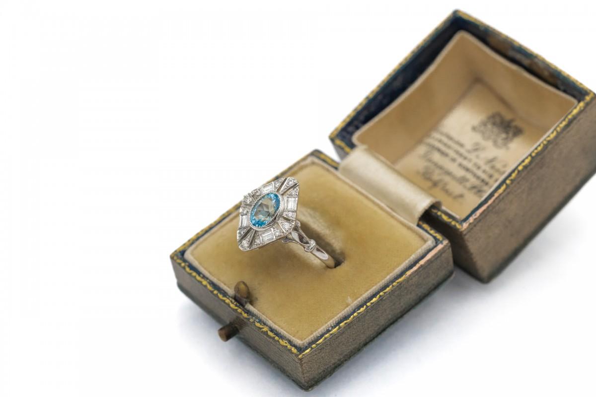 Art Deco Platinum ring with aquamarine and diamonds