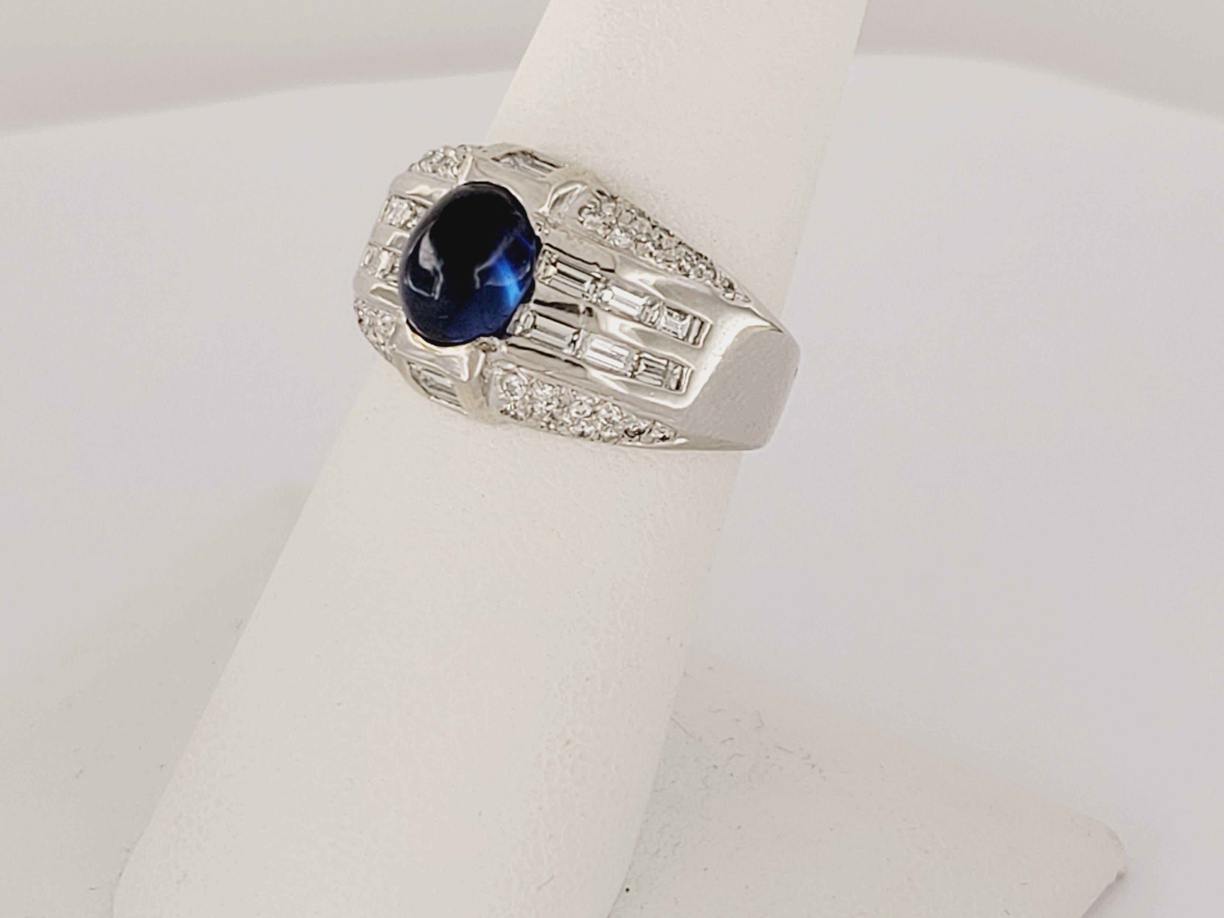 Platinum Ring with Cabochon Blue Sapphire Size 7 In New Condition For Sale In New York, NY