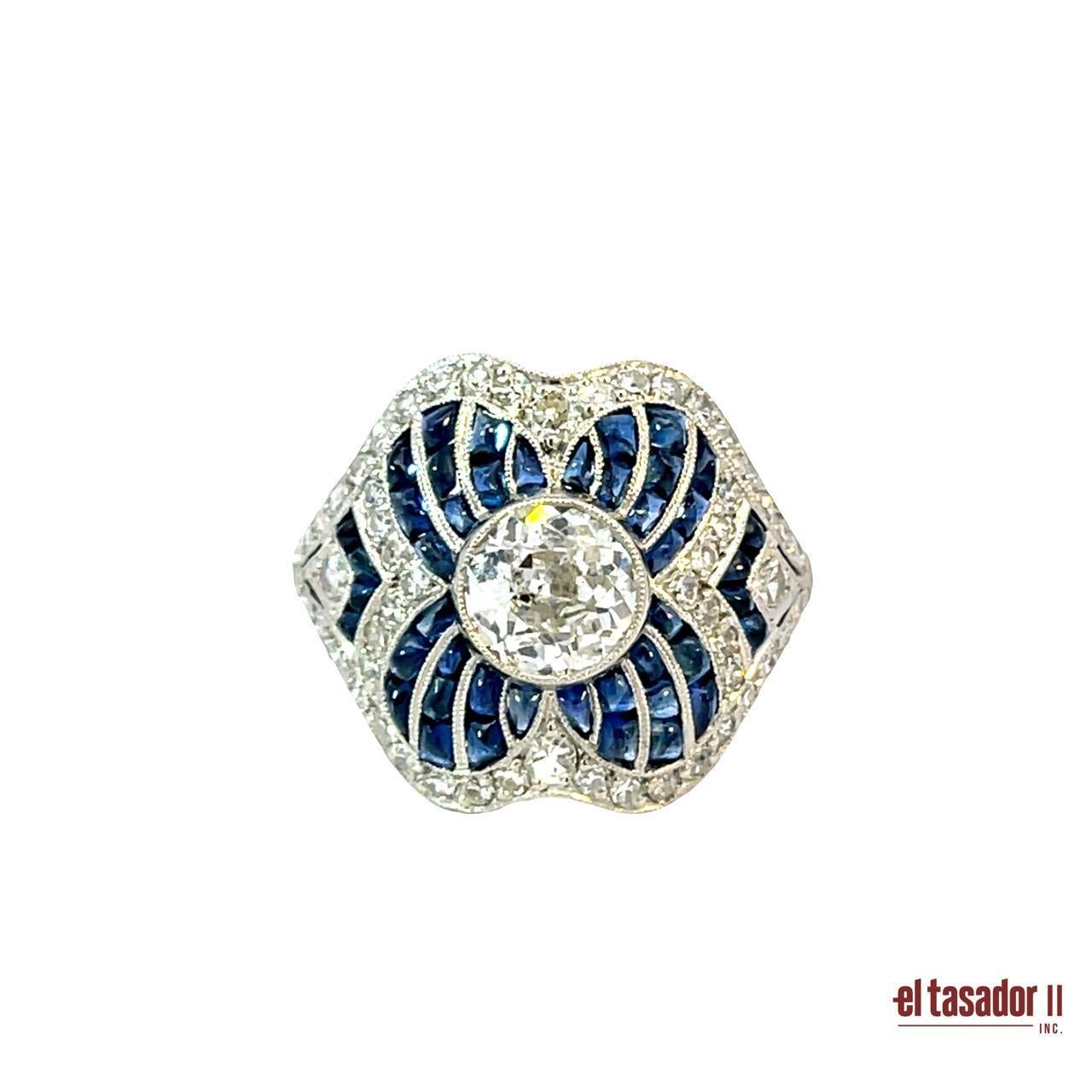 Platinum Ring with Diamond & Sapphires In New Condition For Sale In Aventura, FL