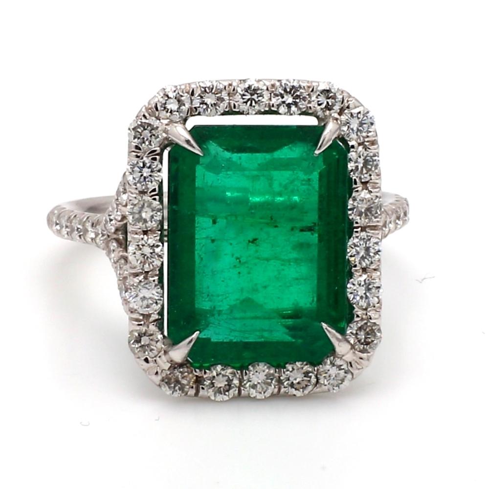 Platinum Ring with Emerald Cut Emerald and Diamond Accents For Sale 3