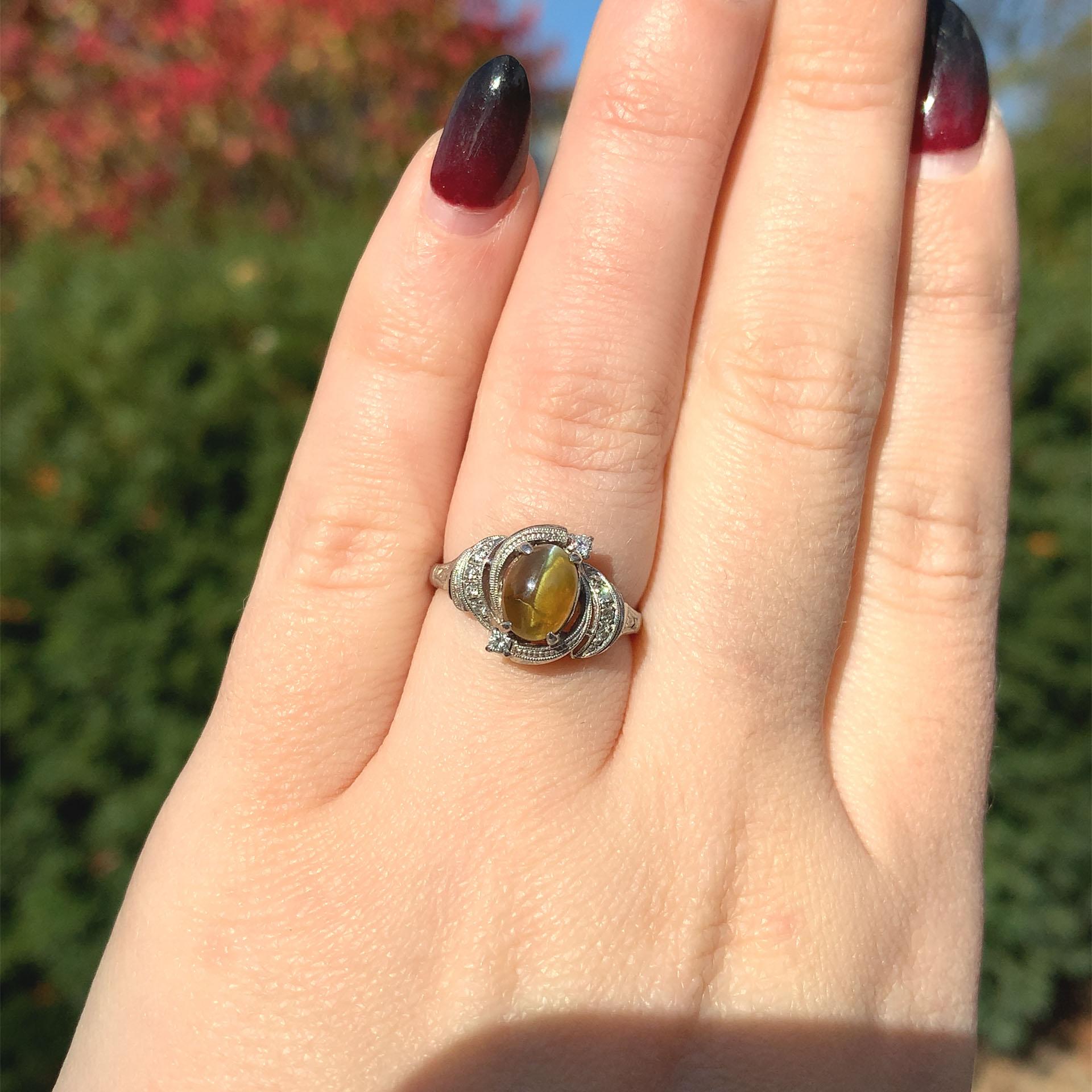 Platinum Ring with GIA 2.05ct Natural Cat's Eye Chrysoberyl For Sale 2