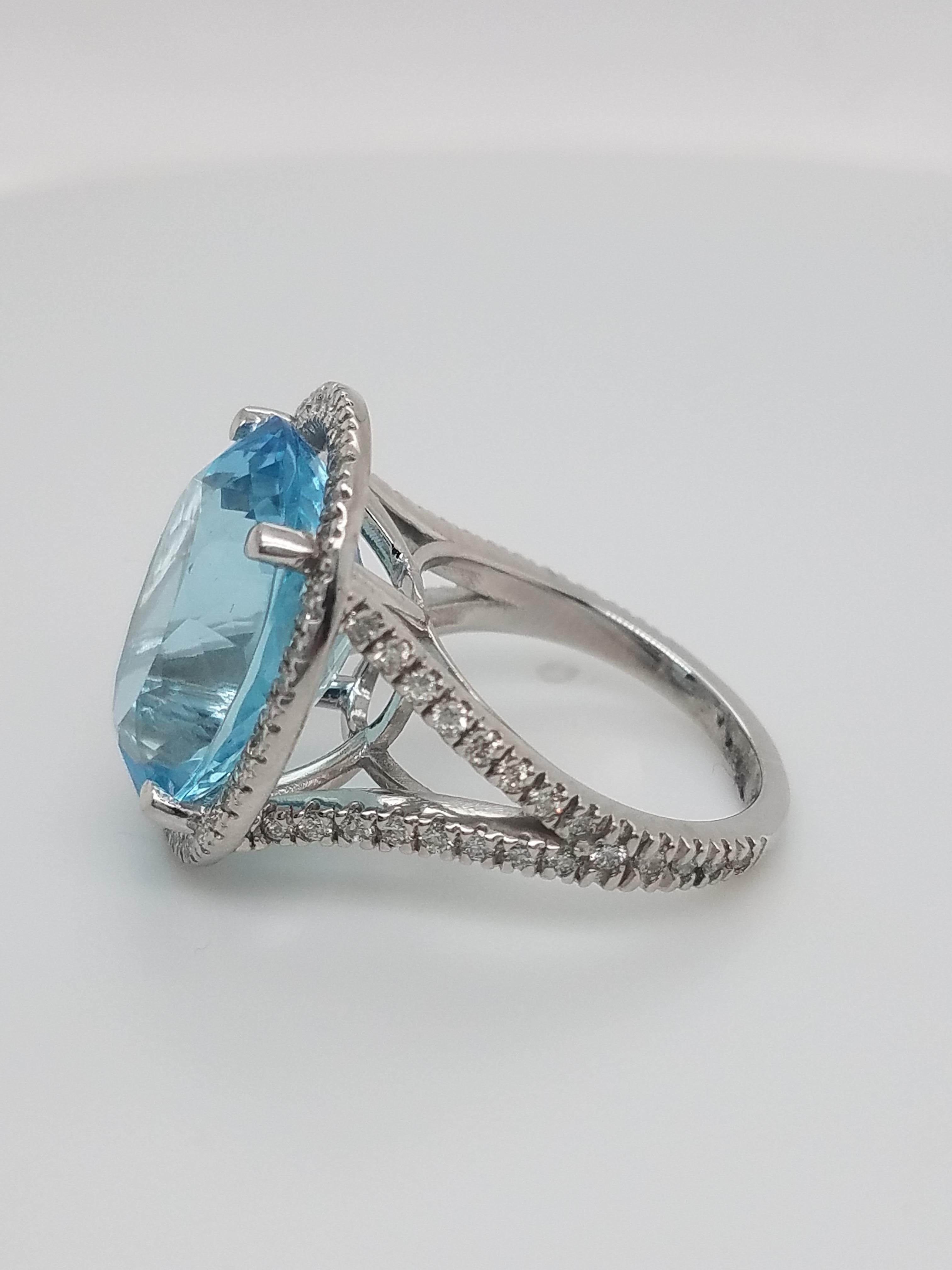 Platinum Ring with Oval Aquamarine That Weights 10.87 Cts and Halo Diamond Ring For Sale 2