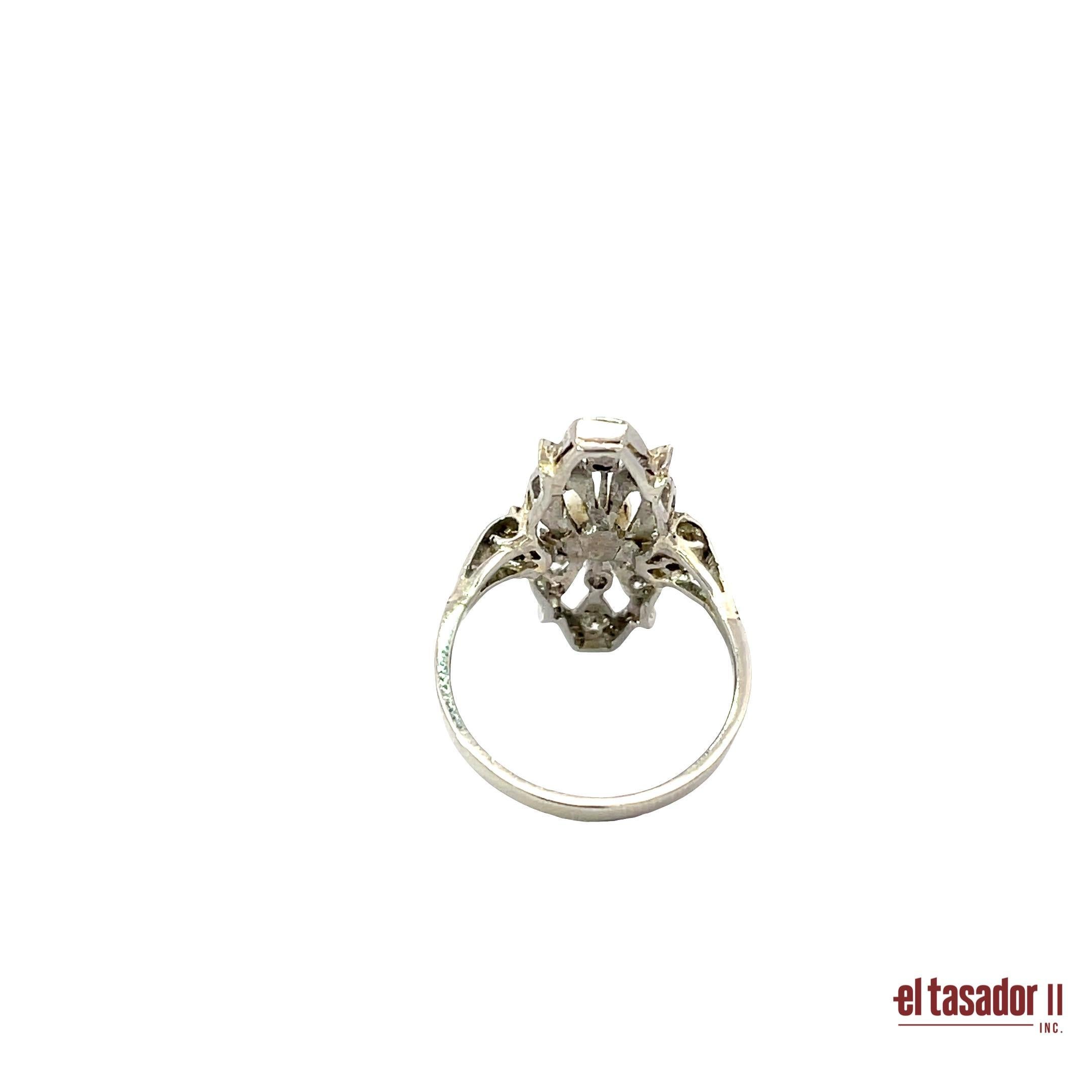 Anello in platino con perle e diamanti da 0,50 carati In condizioni Nuovo in vendita a Aventura, FL