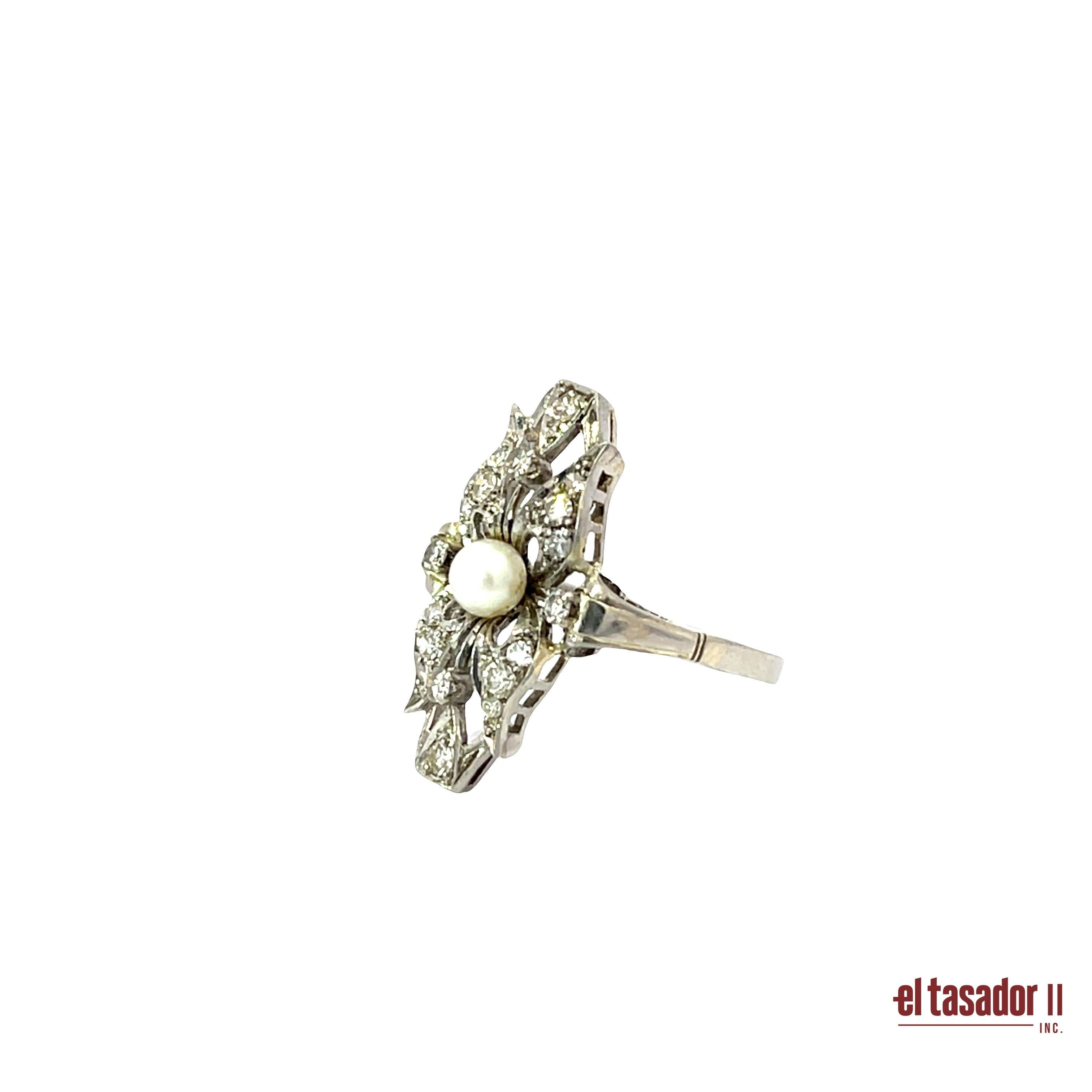 Anello in platino con perle e diamanti da 0,50 carati in vendita 1