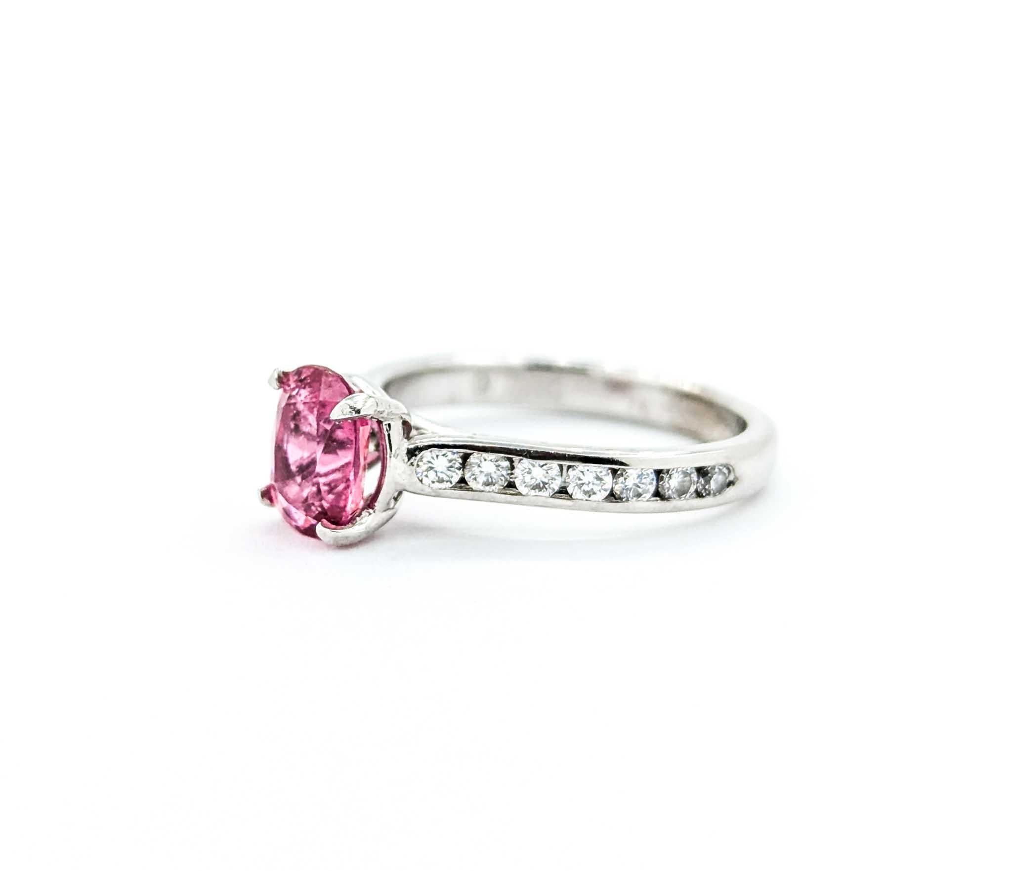 Anello in platino con tormalina rosa e diamanti in vendita 4