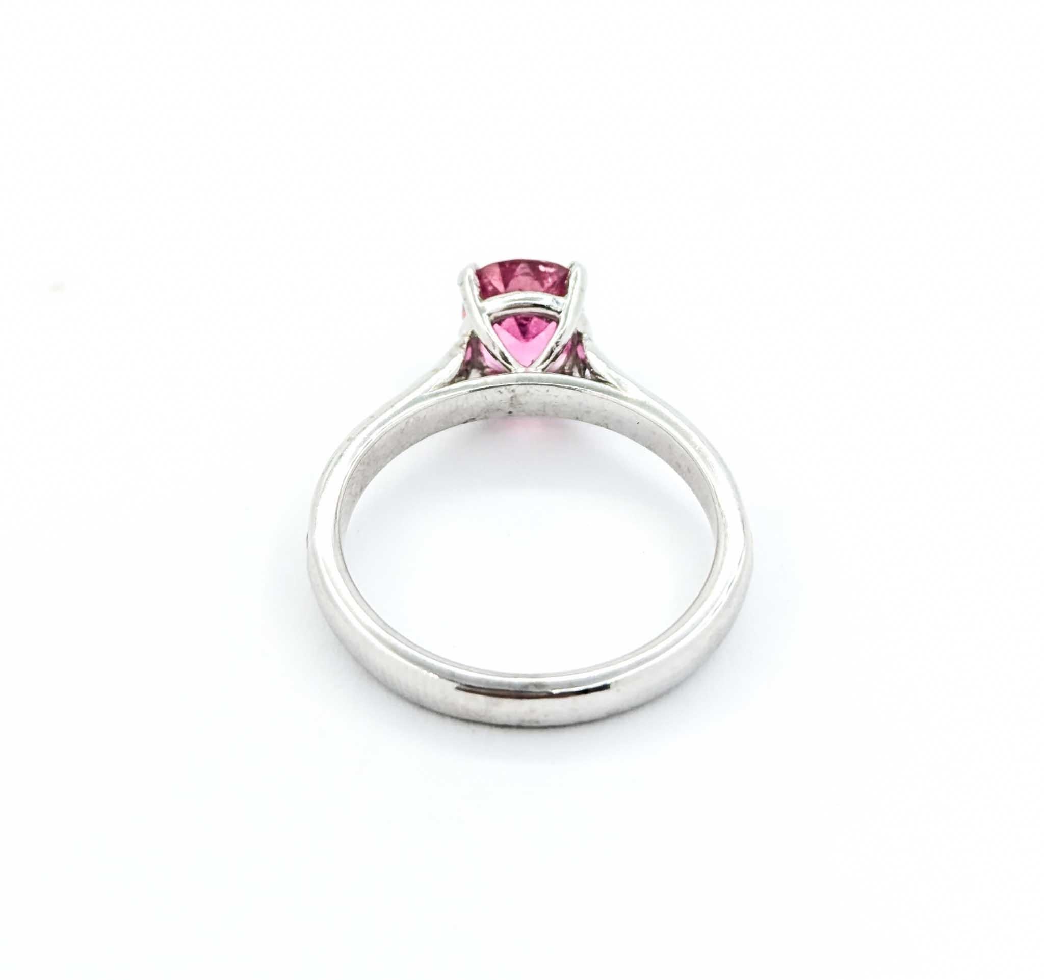 Anello in platino con tormalina rosa e diamanti in vendita 1