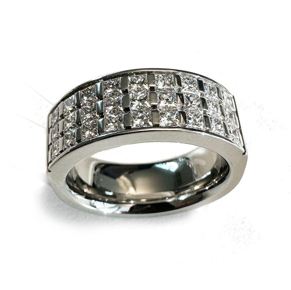 Women's or Men's Platinum Ring with Princess Cut Diamonds 1.350 ct F-vvs For Sale